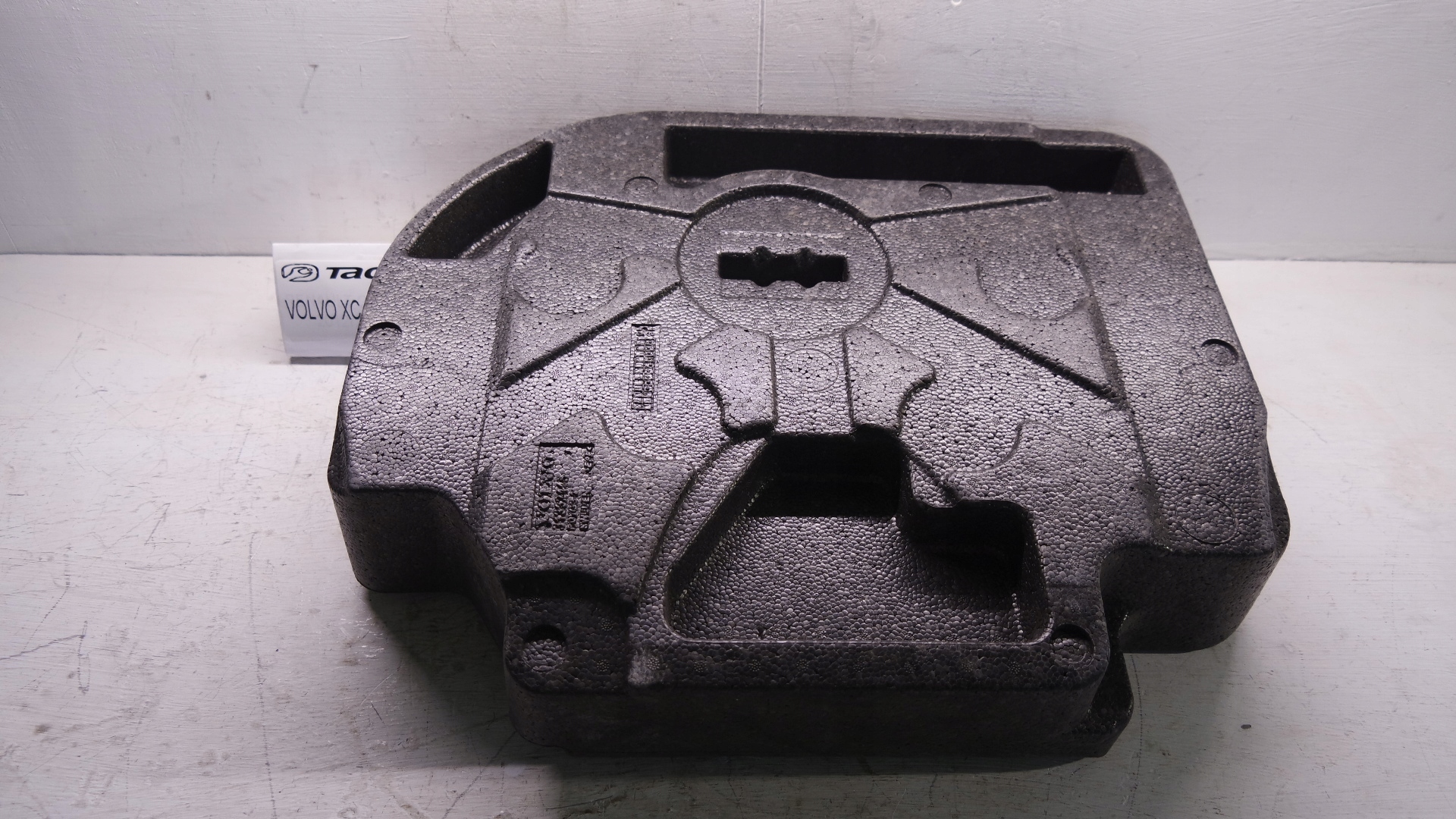 STYROPIAN KOŁA ZAPASOWEGO VOLVO XC60 Typ samochodu 4x4/SUV