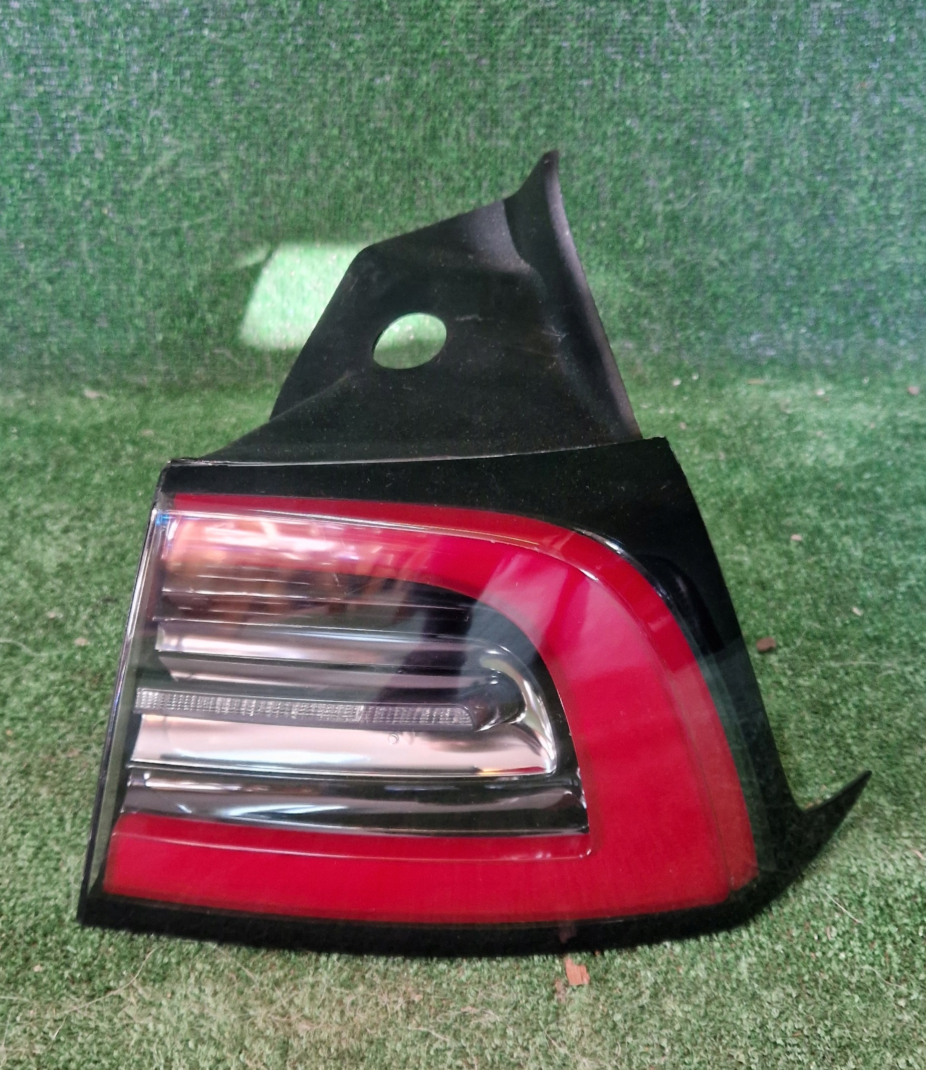 Tesla Model 3 003 Rückleuchte Rearlamp - Thumbnail 1
