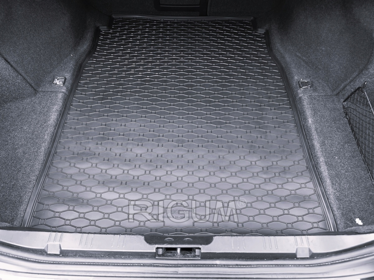 Zestaw dywaników do BMW 5 E60 Sedan od 2004 do 2010 EAN (GTIN) 5903869229313