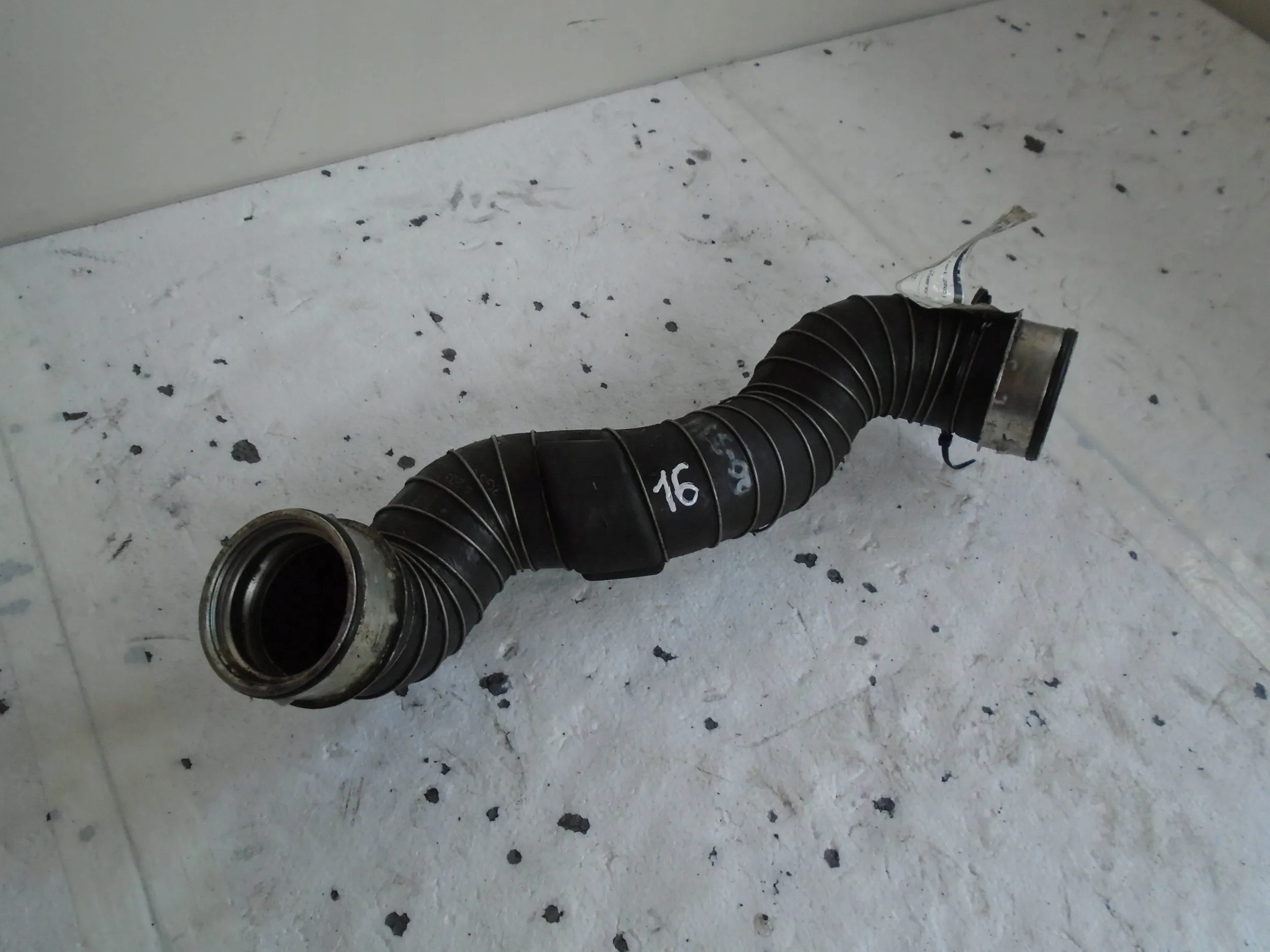 trouba hadice intercoolera A2035280732 Mercedes C W203