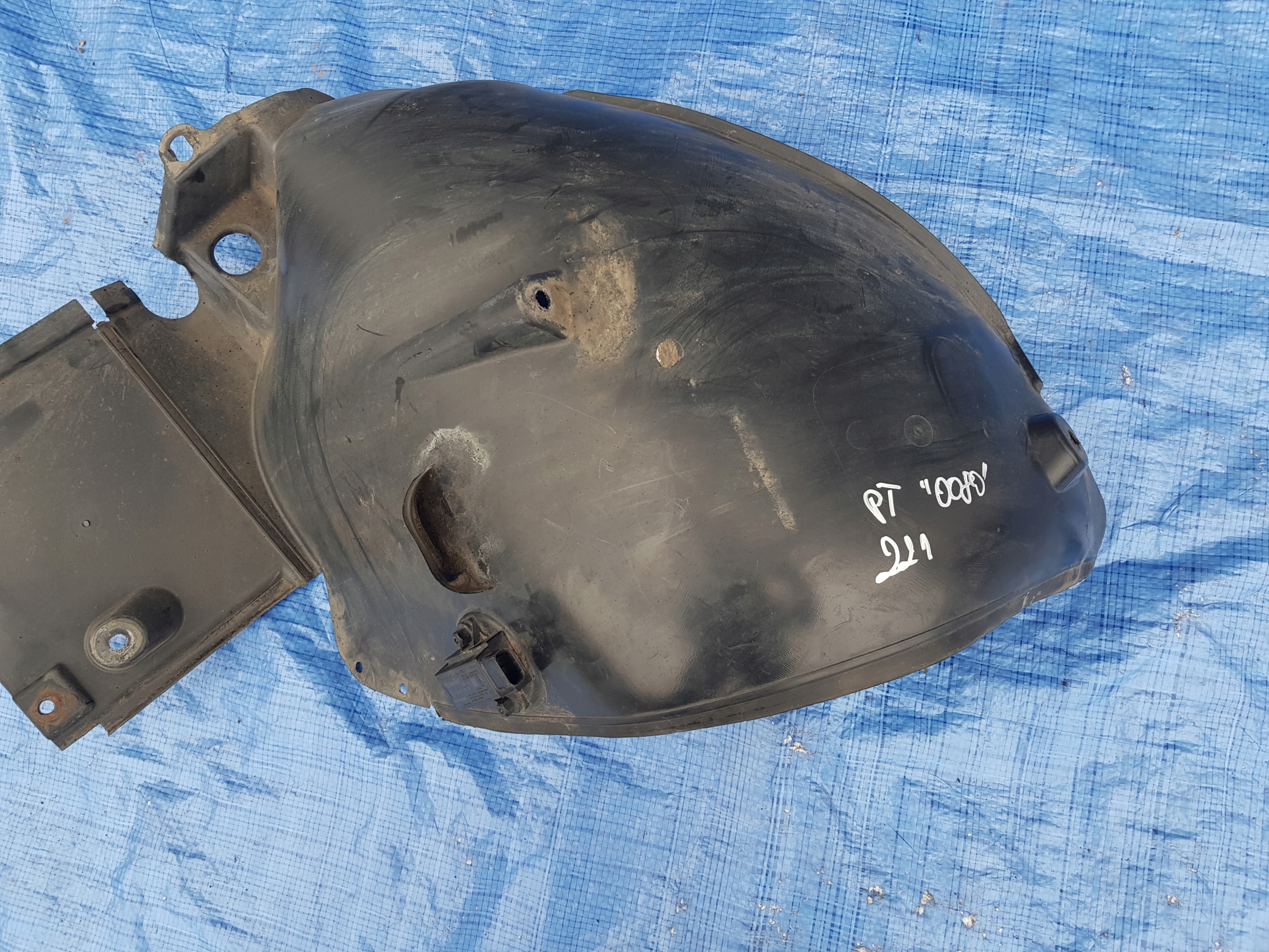 mudguard right front MERCEDES W221 rear part