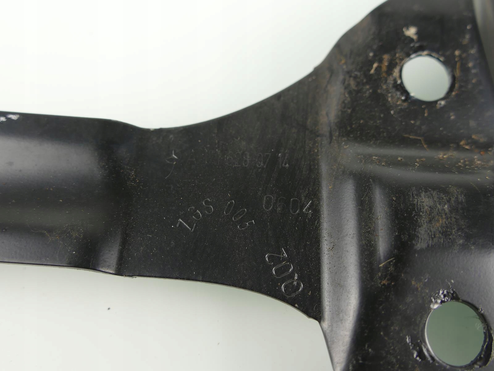 A1716280714 - MERCEDES SLK R171 3.5 фиксация батареи