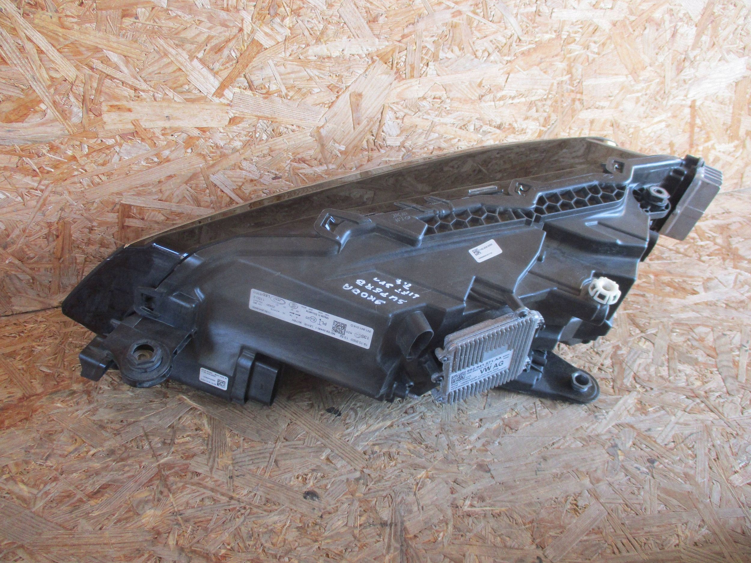 light front front right SKODA SUPERB III LIFT CRYSTAL LIGHTING