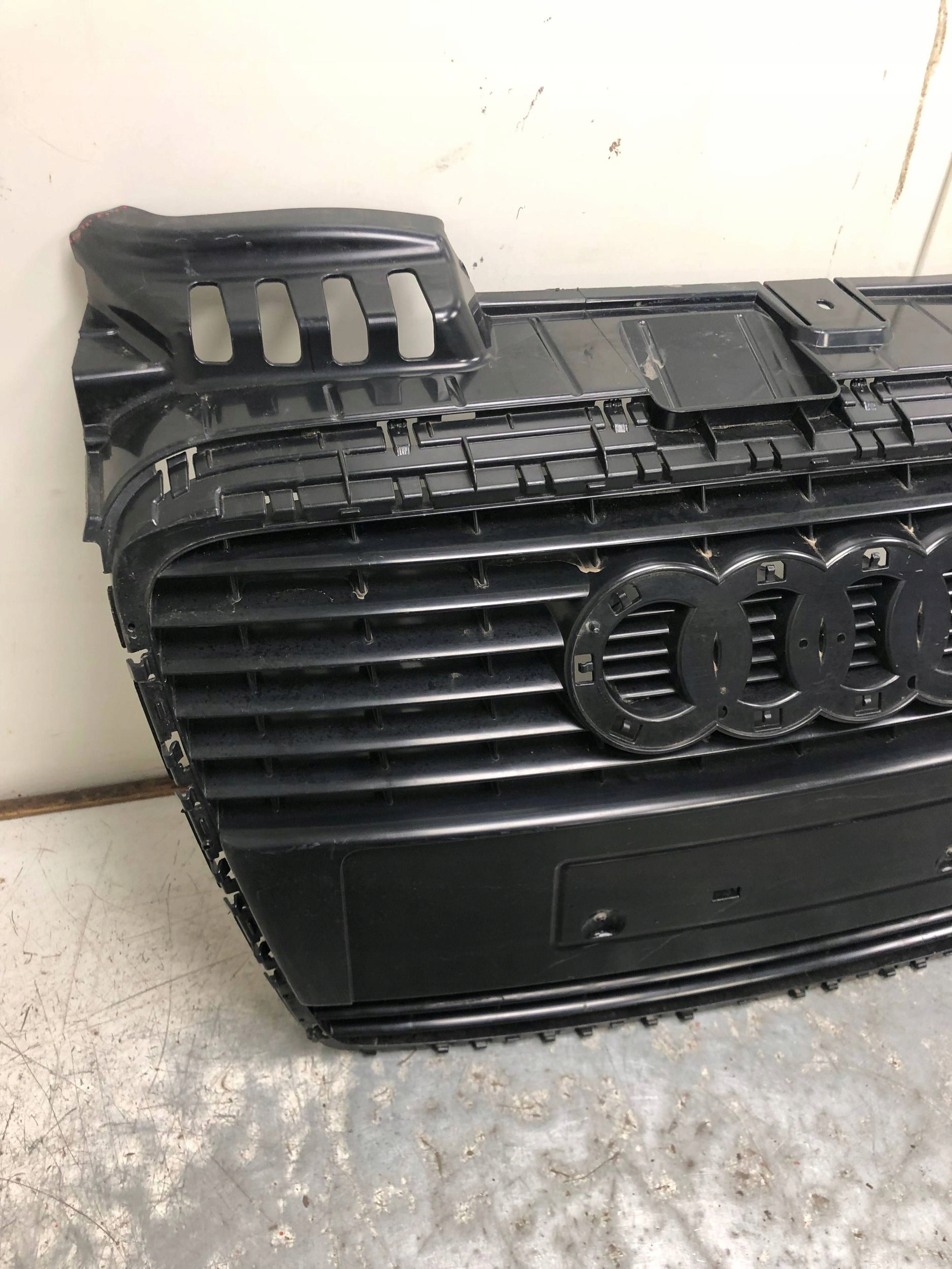 grill grille AUDI A4 B7 8E0853651Q