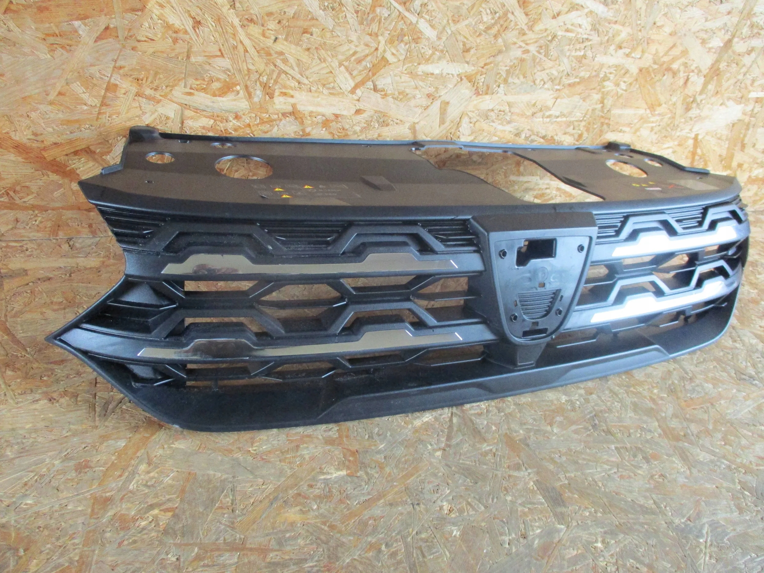 front PREKLADgrill DACIA JOGGER 22