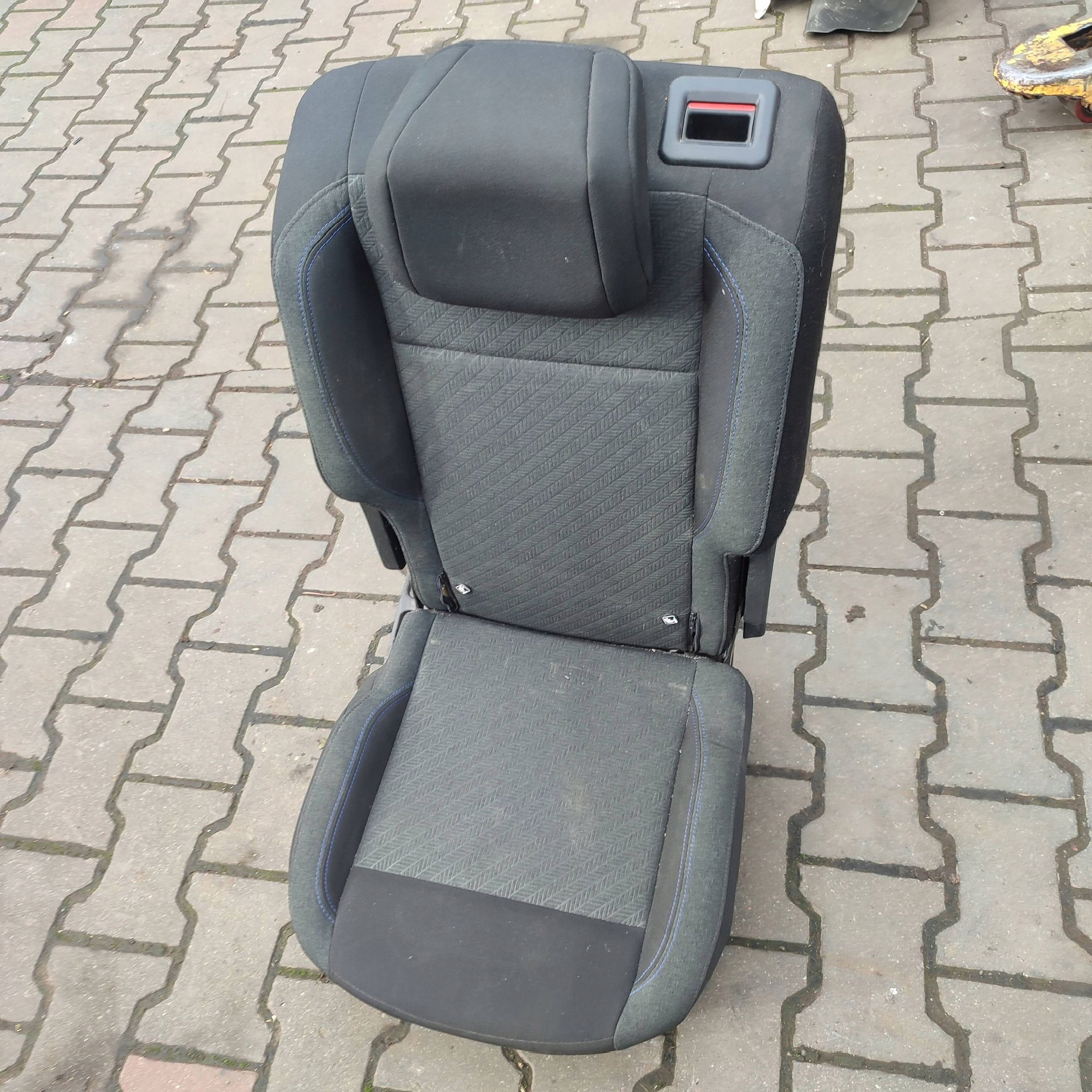 rear. sitting place rear part side left Peugeot Rifter