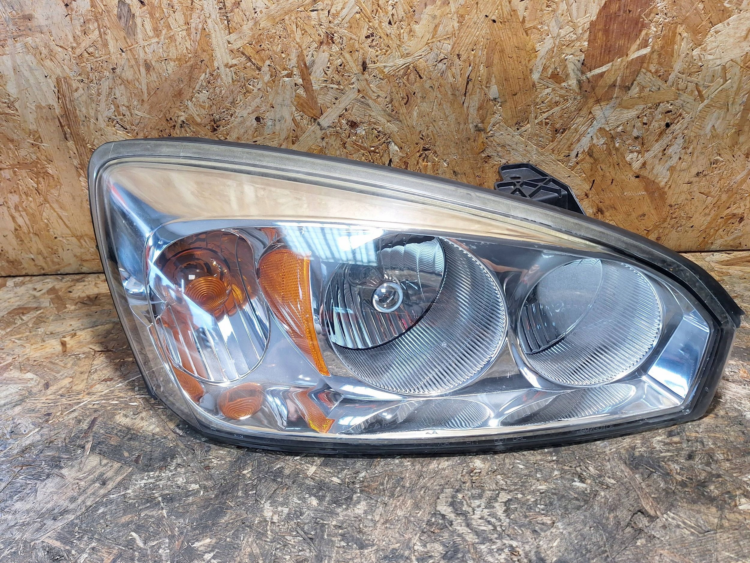 light right front CHEVROLET MALIBU 02-06 USA