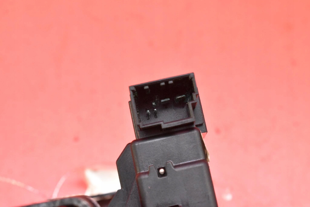 lock bonnet rear part boot 912935-105 BMW F11 13-17