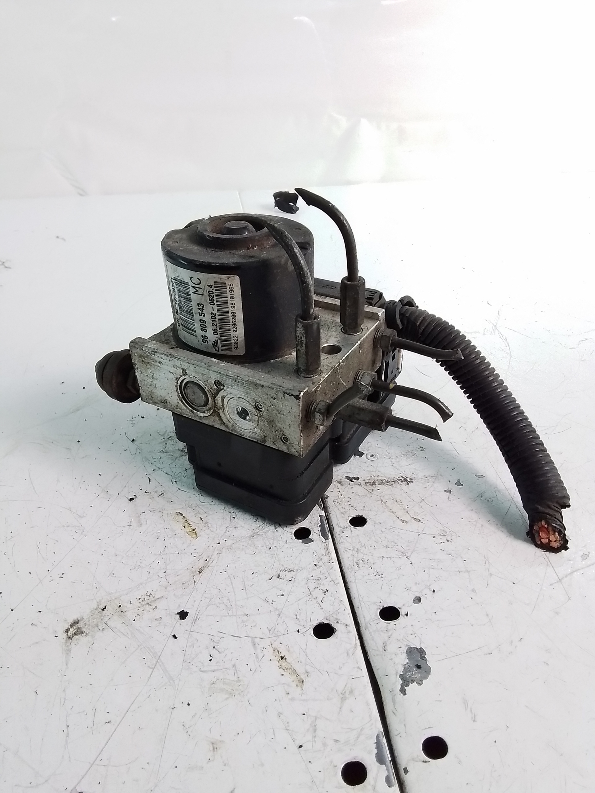 M136 насос ABS Chevrolet Aveo 96809543