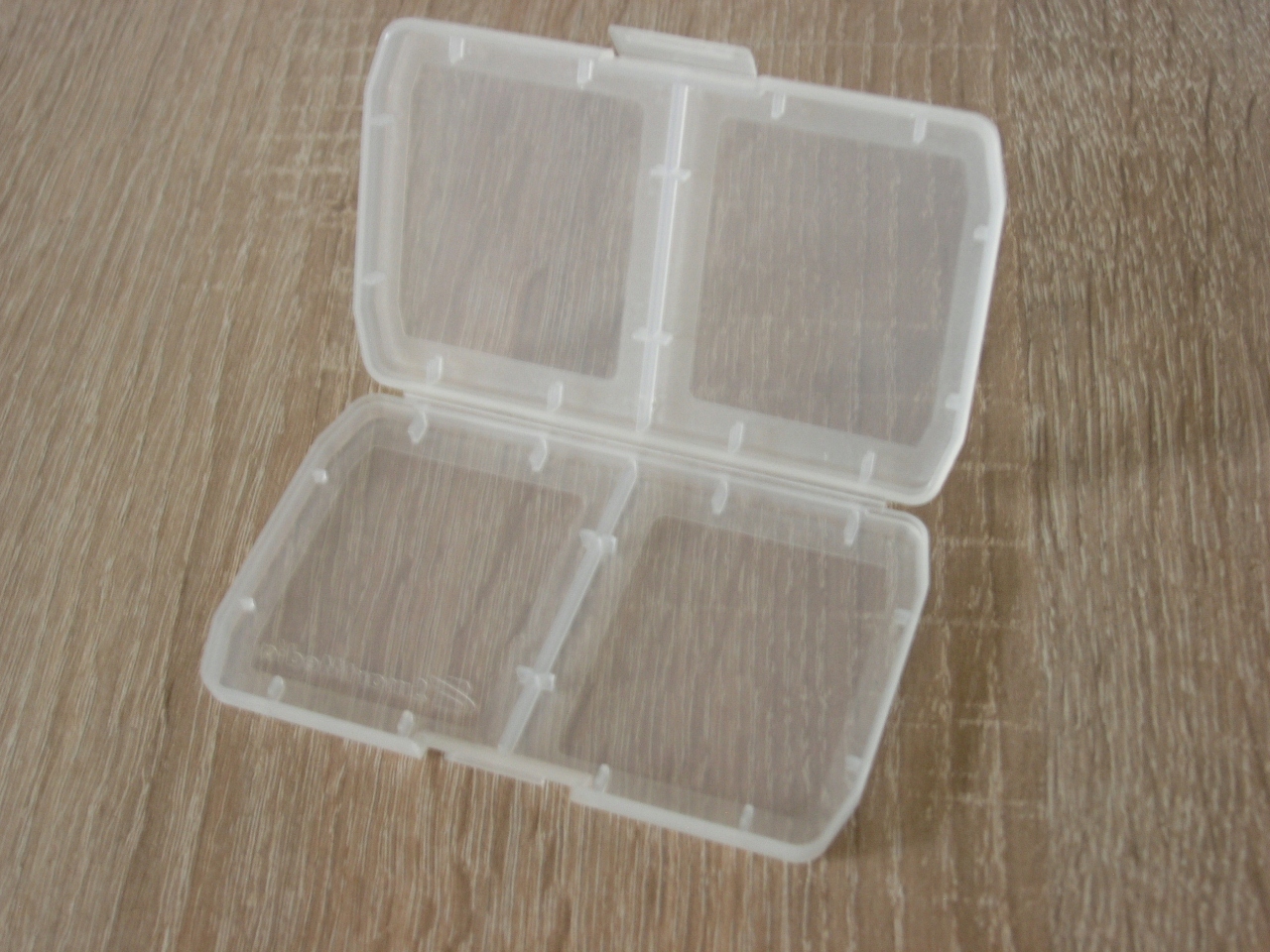 Pudełko / Etui na karty SM -SmartMedia. Model SmartMedia