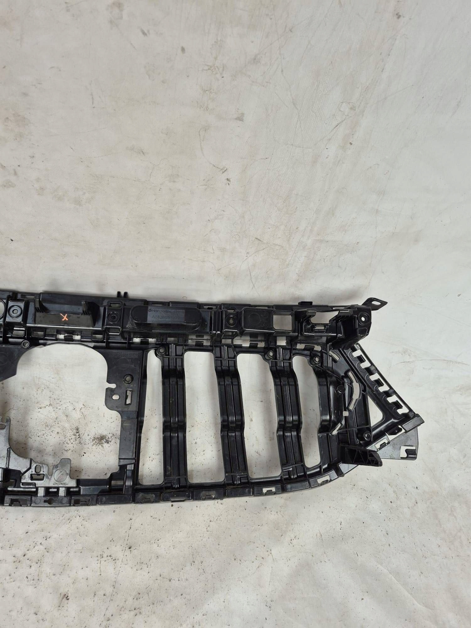 MERCEDES EQA 21- Traverse Support GRILLA A2438880600
