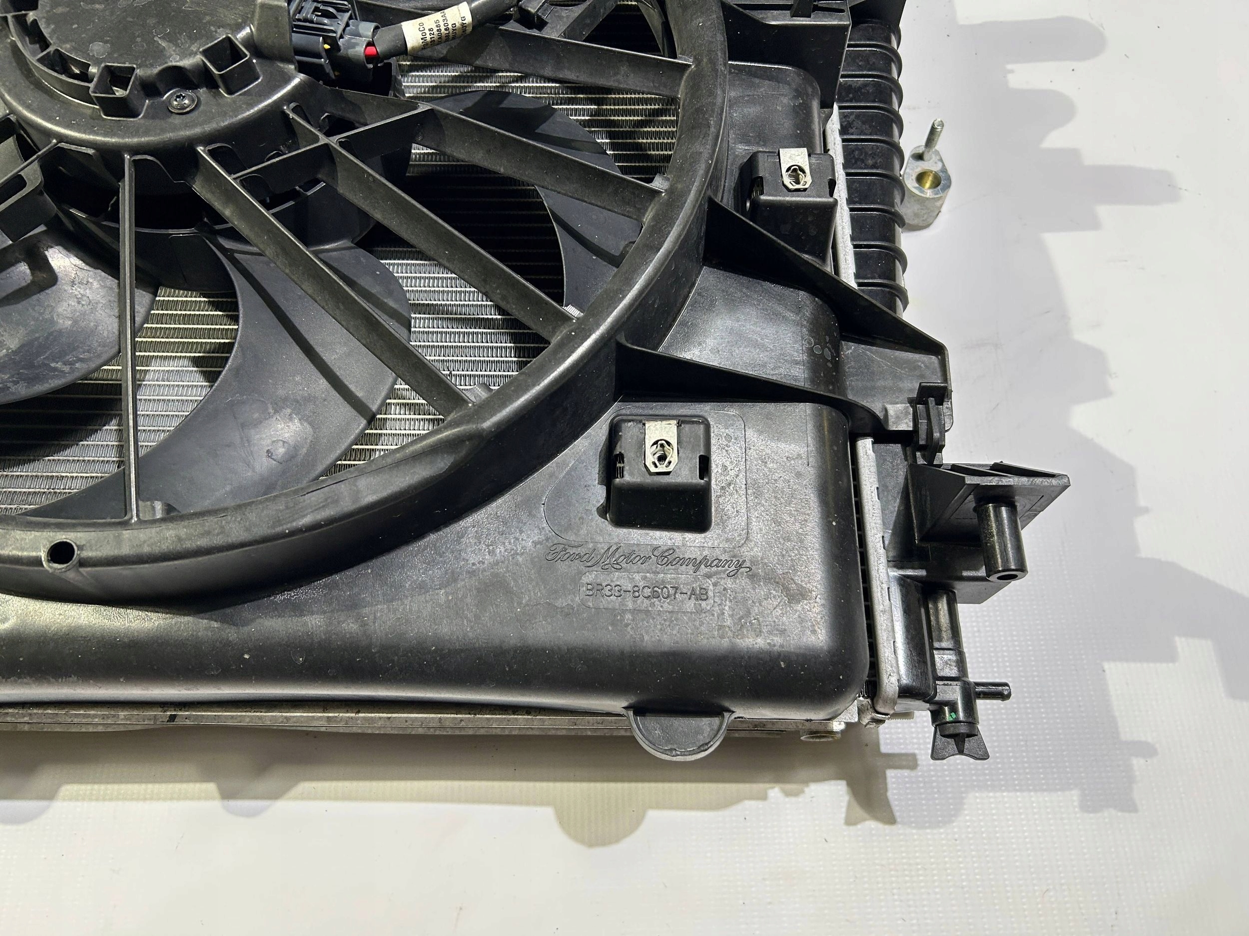 chladiče chladič ventilátor komplet Ford Mustang 5.0 3.7 2011-2014