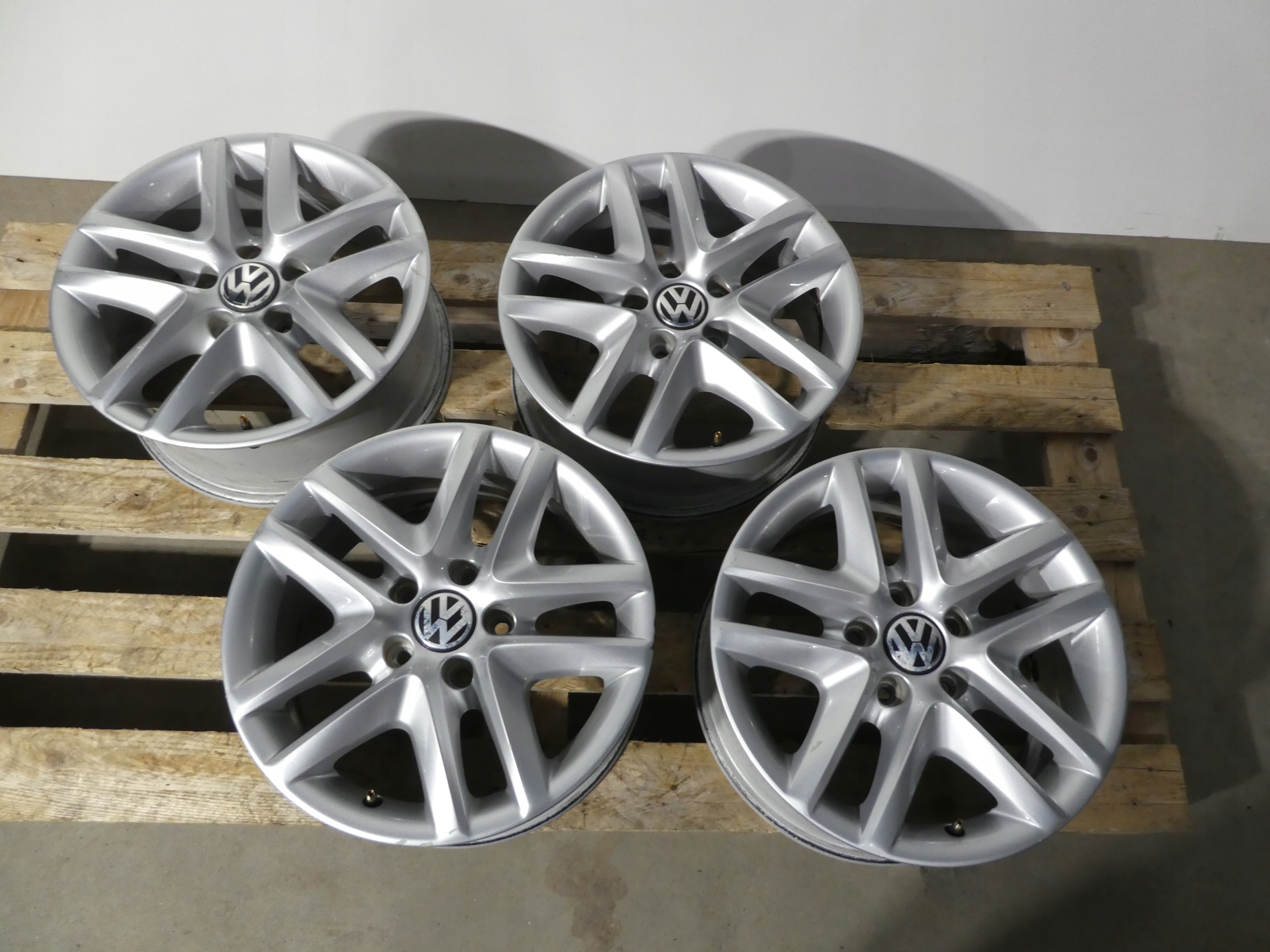 4X discs aluminium disc 5N0601025 VW 5X112