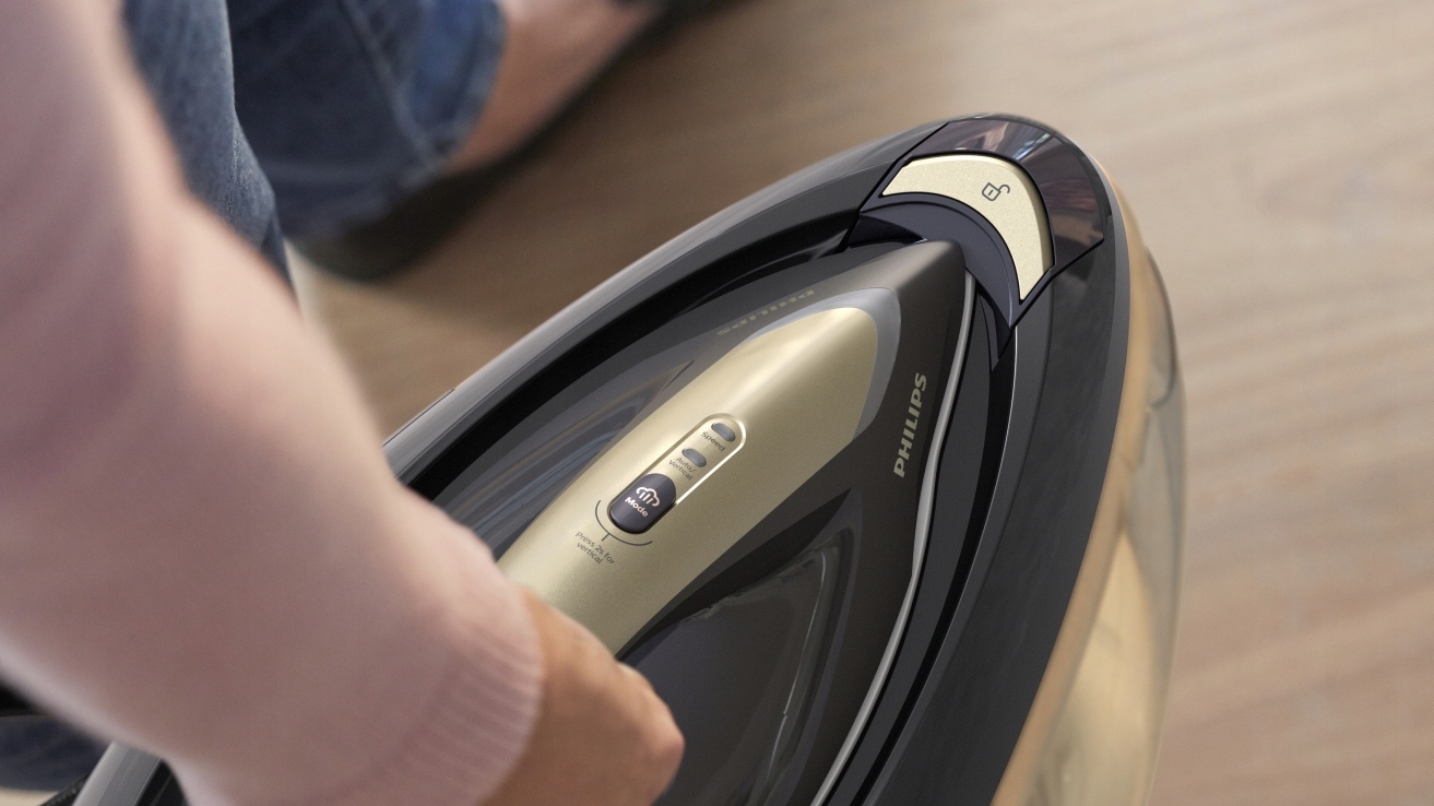 ŻELAZKO Z GENERATOREM PARY STACJA PAROWA PHILIPS PERFECT CARE 8000 2700W Pojemność zbiornika na wodę 1800 ml