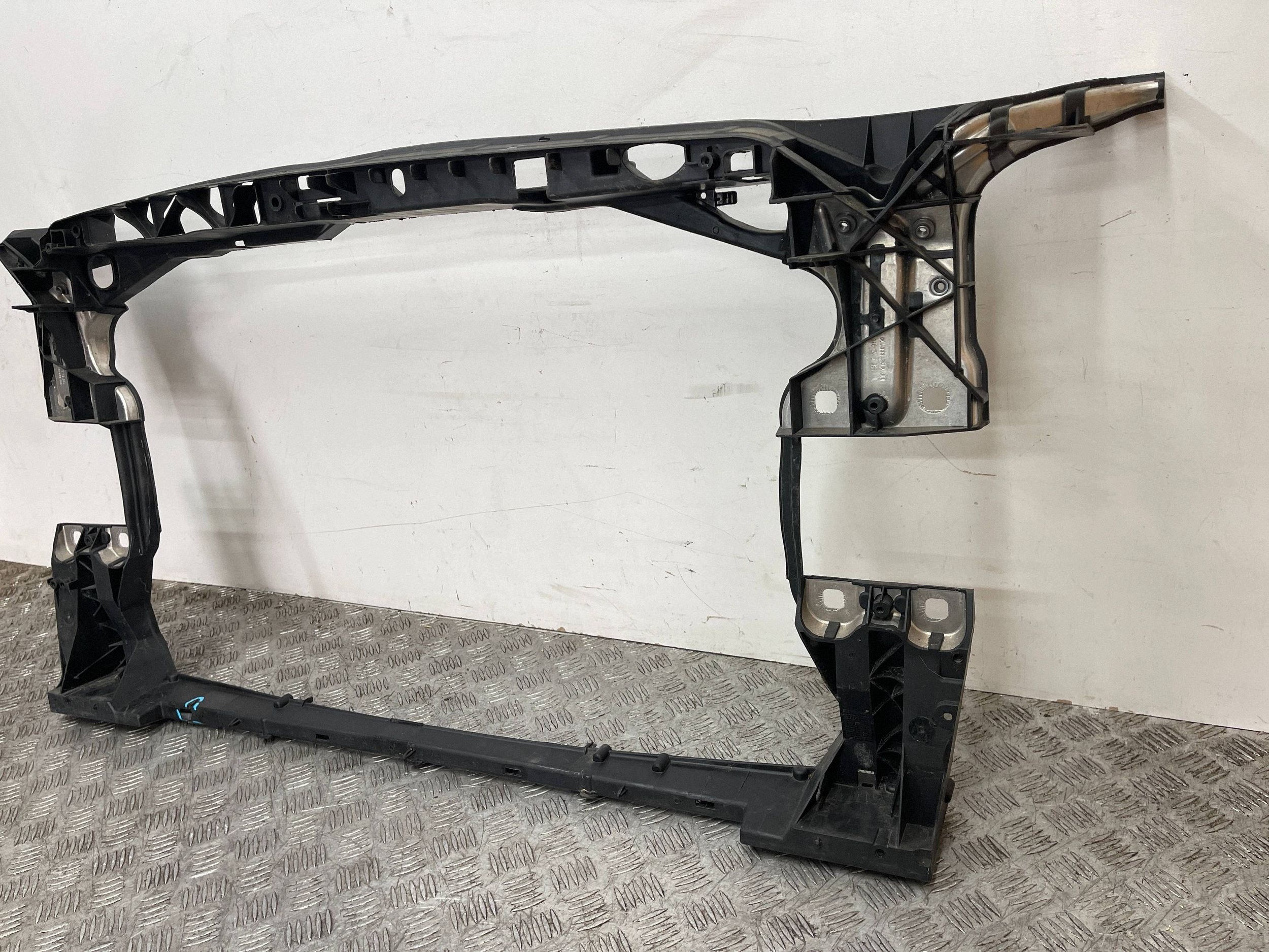 support panel for radiators front pillar AUDI A4 B9 8W 8W0805594E