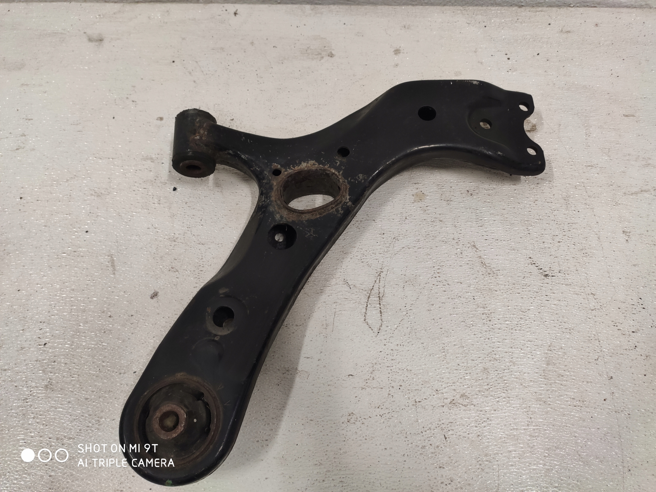TOYOTA RAV4 06-09 arm front right
