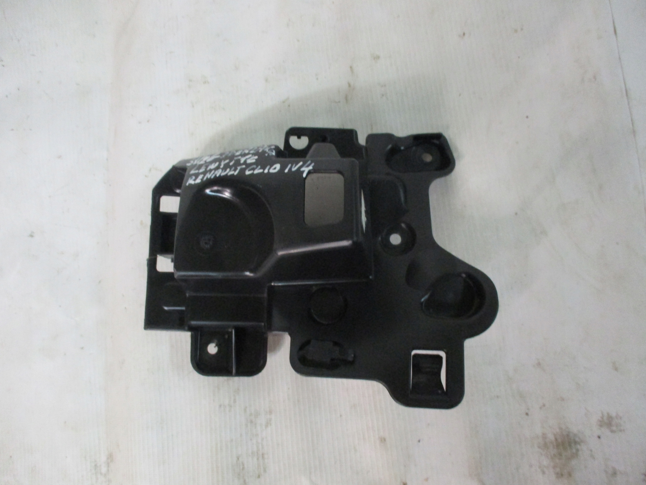 bumper bracket left rear part Renault Clio 4 IV 850456409R