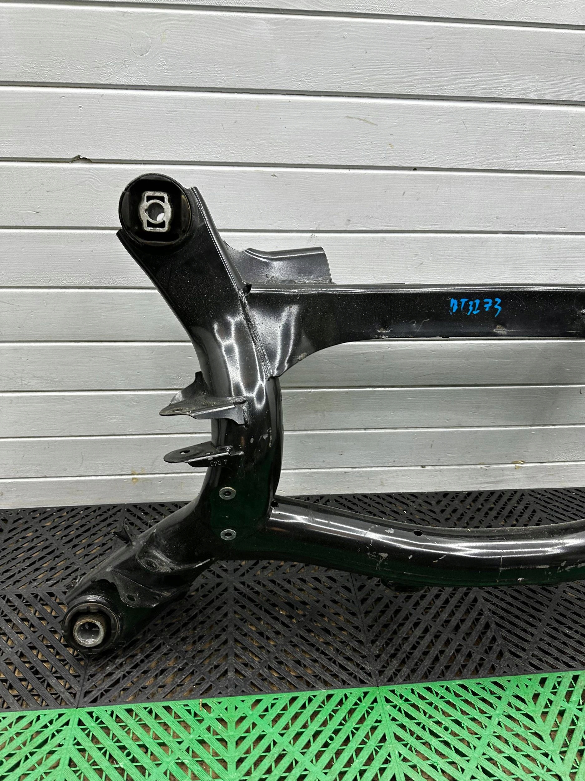 axle beam rear. BMW 4 G22 G23 G24 G26 8831025