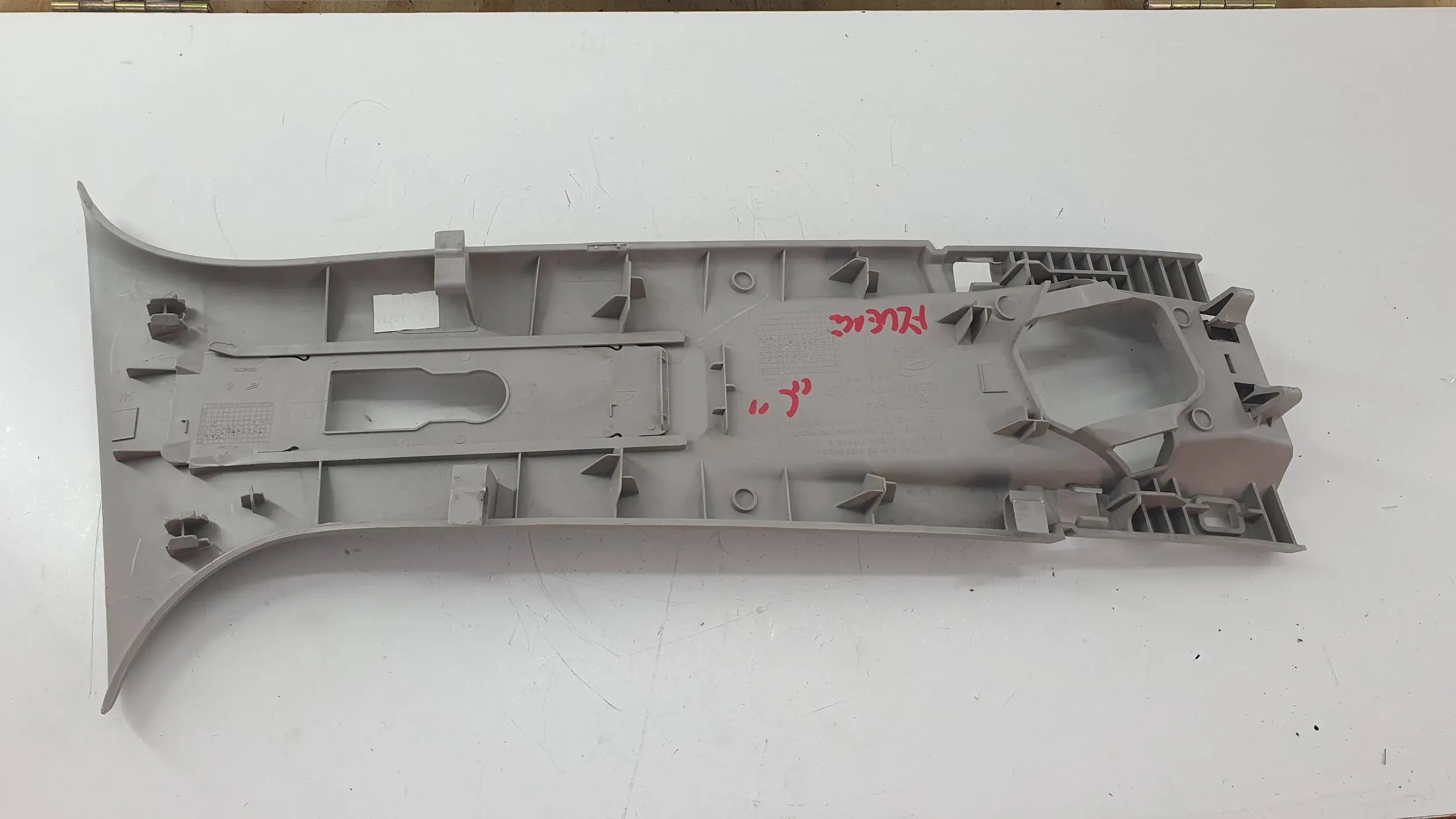 Renault Fluence left side slupka B regulacja supports