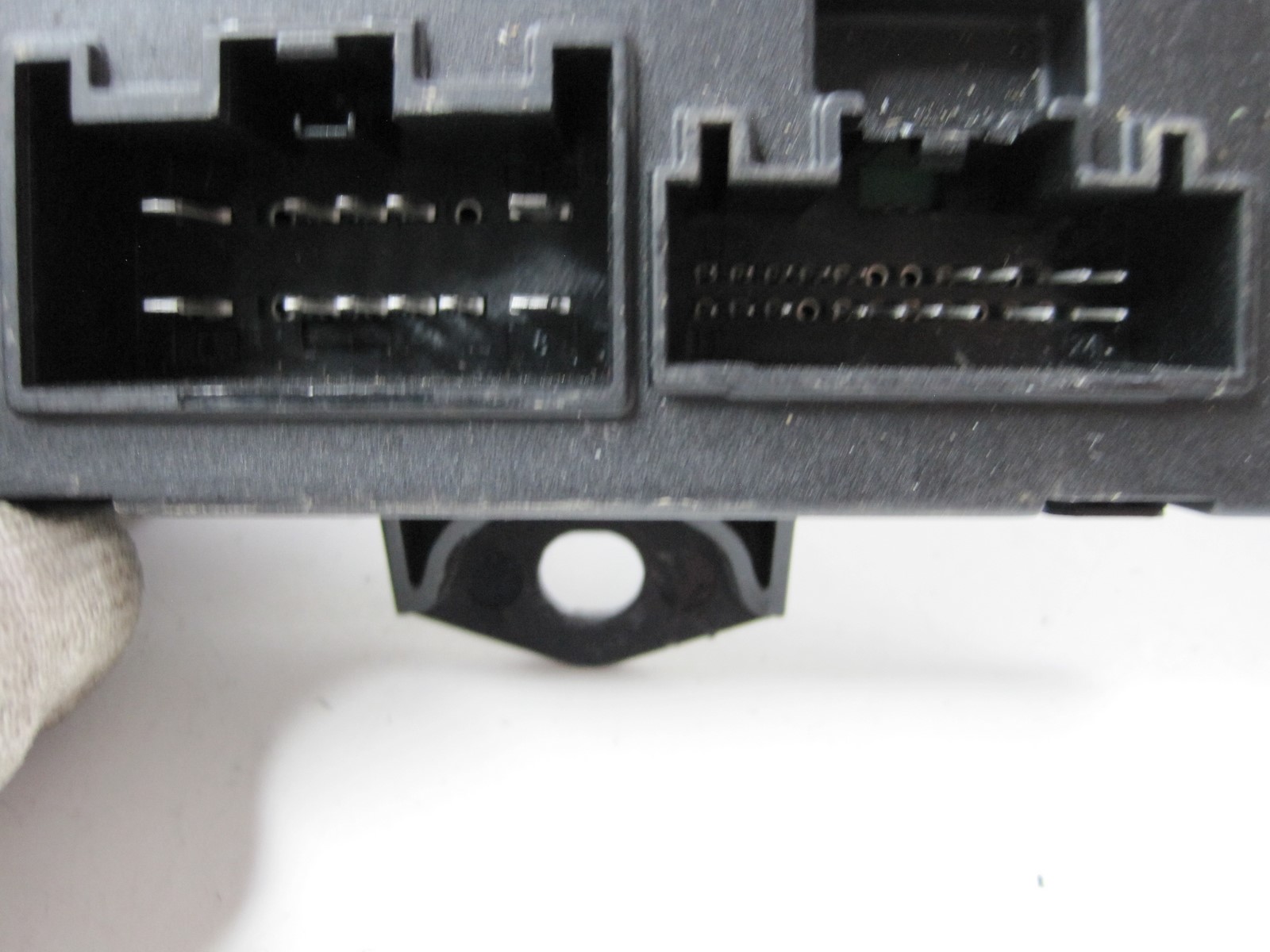 Moduł sterownik klapy Range Rover Velar J8A2-14B673-AG Kod producenta J8A2-14B673-AG