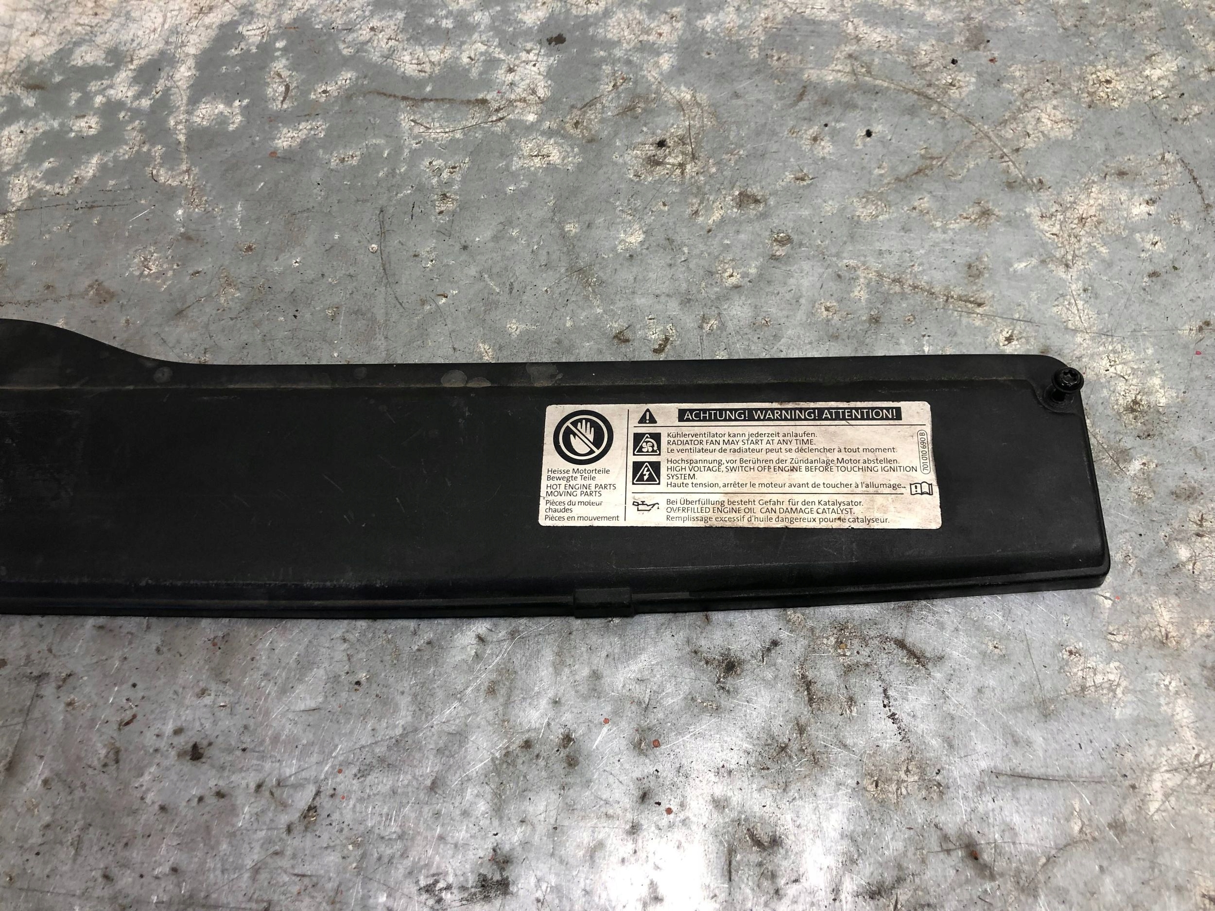 Couverture Volant de l’air VW TOURAN III 5Q0129954A