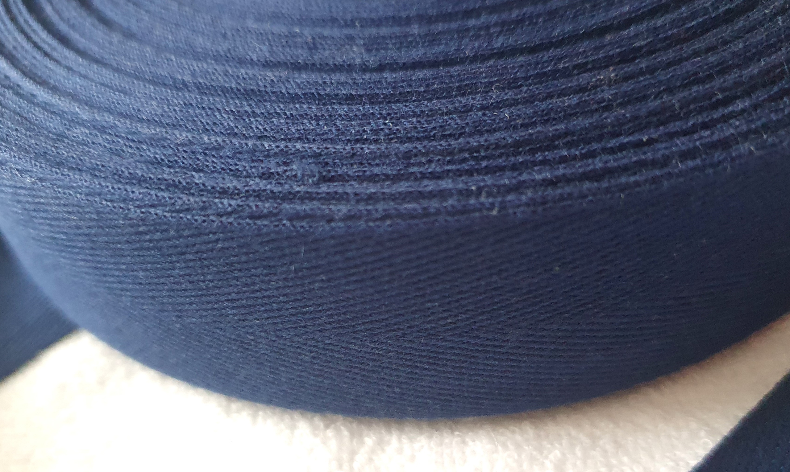 Tasiemka taśma bawełniana 20 mm jodełka granat 1mb Kolor granatowy