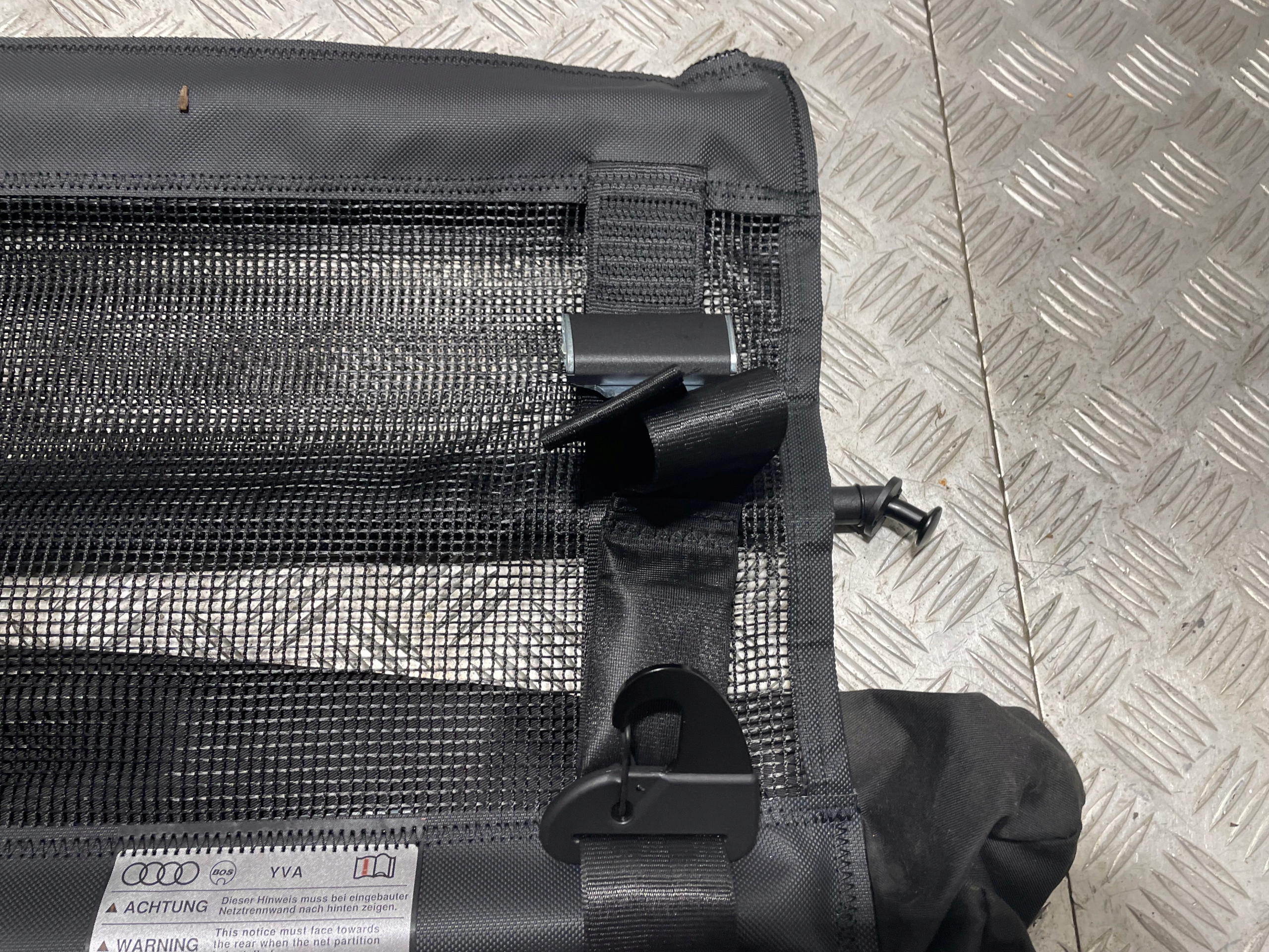 ролета багажника Audi Q5 80A861691B