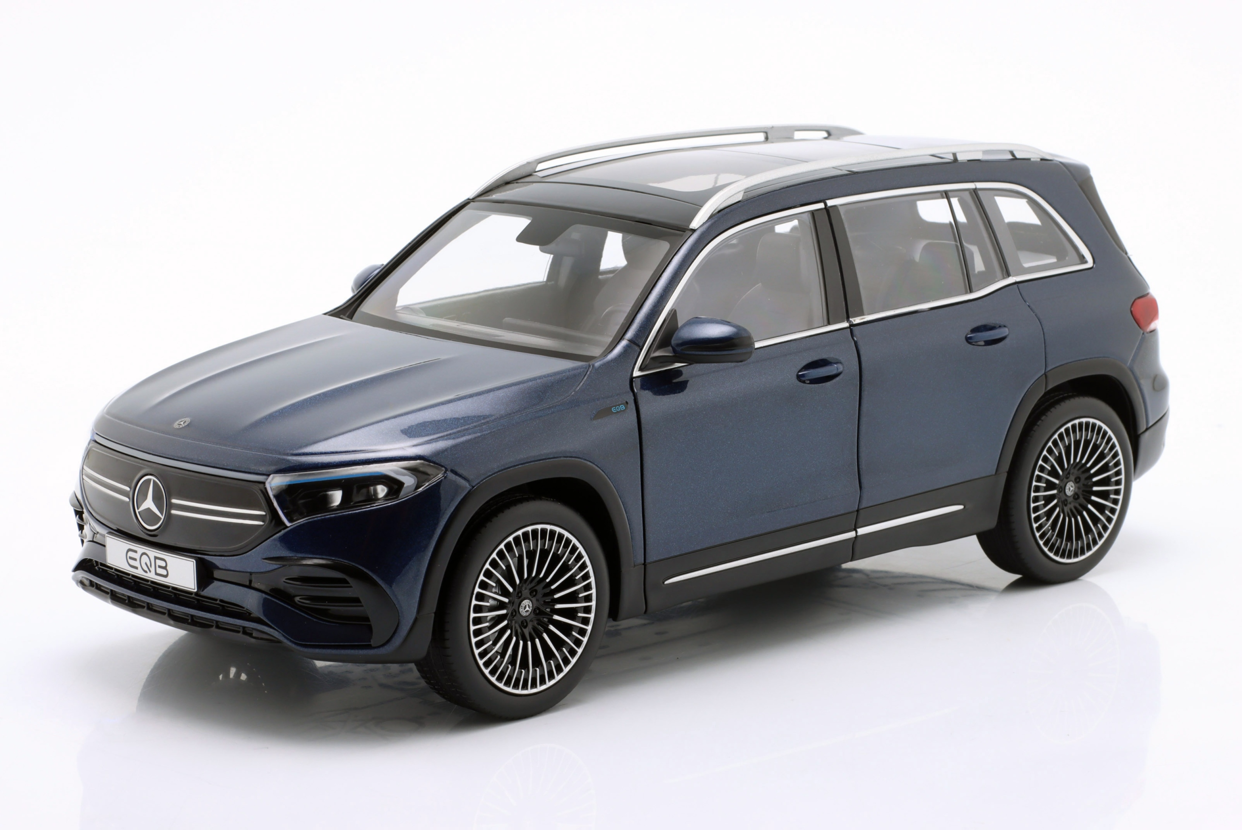 Mercedes-Benz Eqb (H243) X243 Amg 2021 Denim Blue Nzg 1:18 Model auta