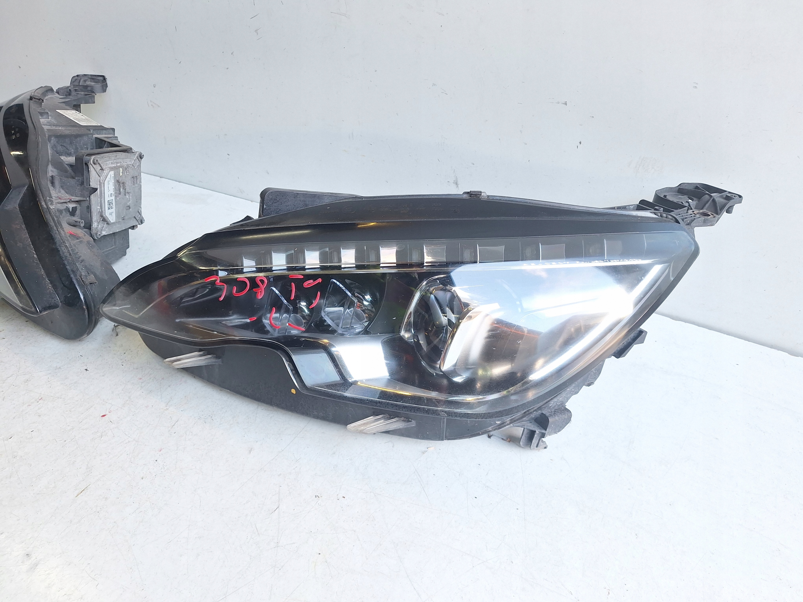 PEUGEOT 308 T9 13-17 light left FULL LED UK