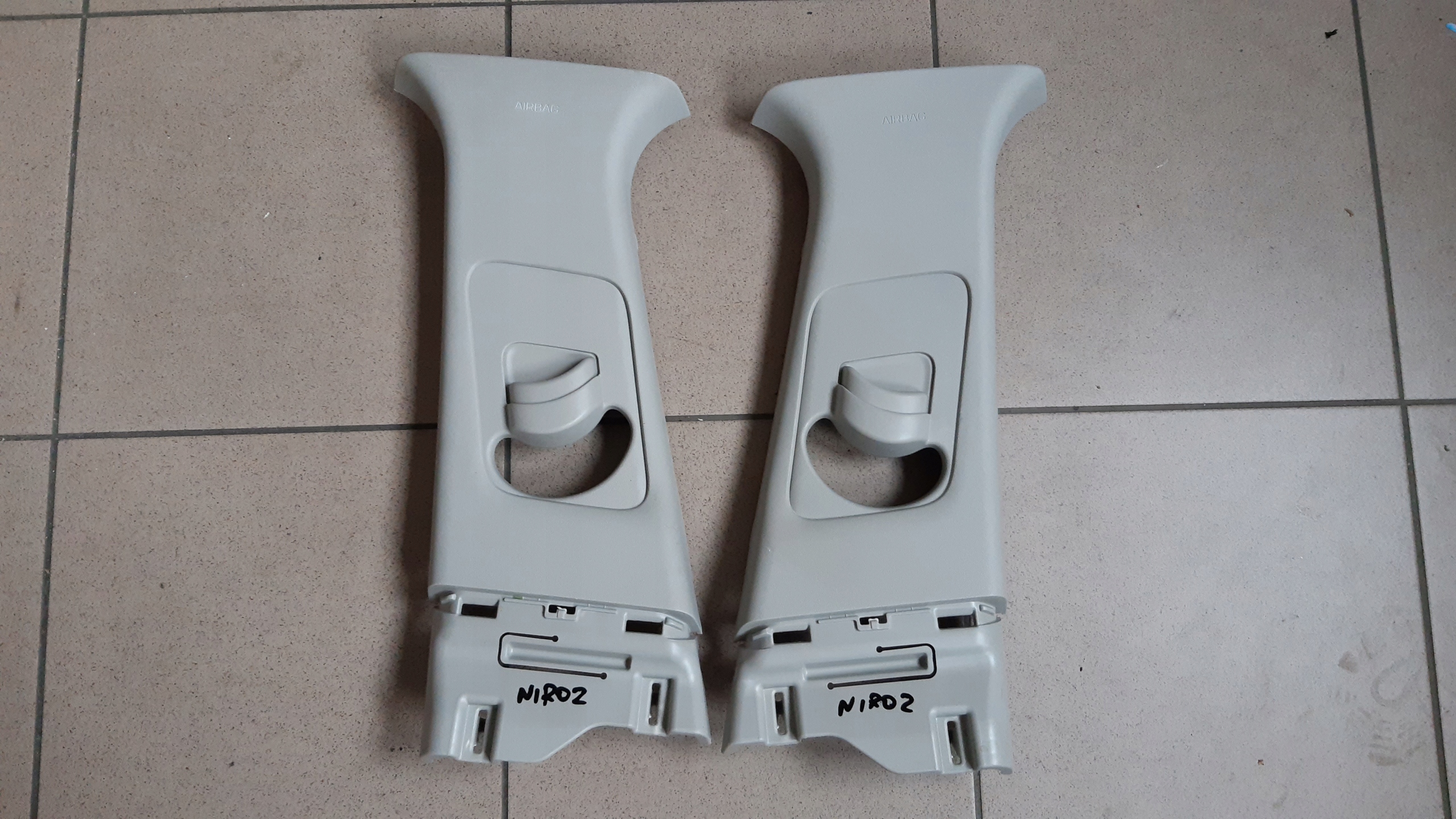 85831-AT000 85841-AT000 - KIA NIRO II 2022-СТОЙКА ОБШИВКА СТОЙКИ КРЫШКА