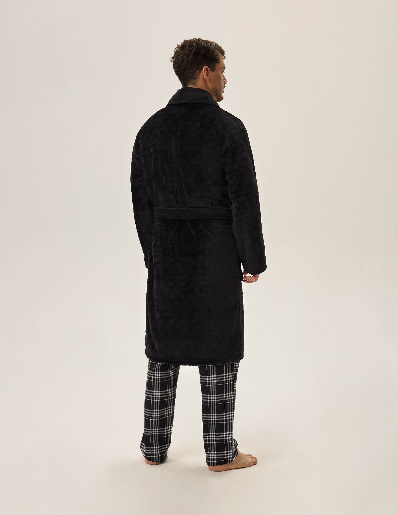 Czarny SZLAFROK MĘSKI SZALOWY soft HENDERSON 3XL Kolor czarny