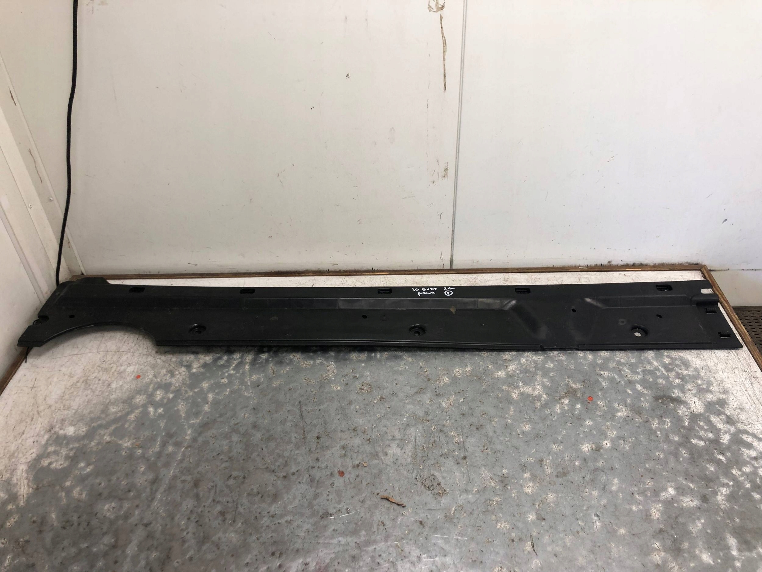 Blende Abdeckung Unterfahrschutz rechts VW ID BUZZ 1N3825530