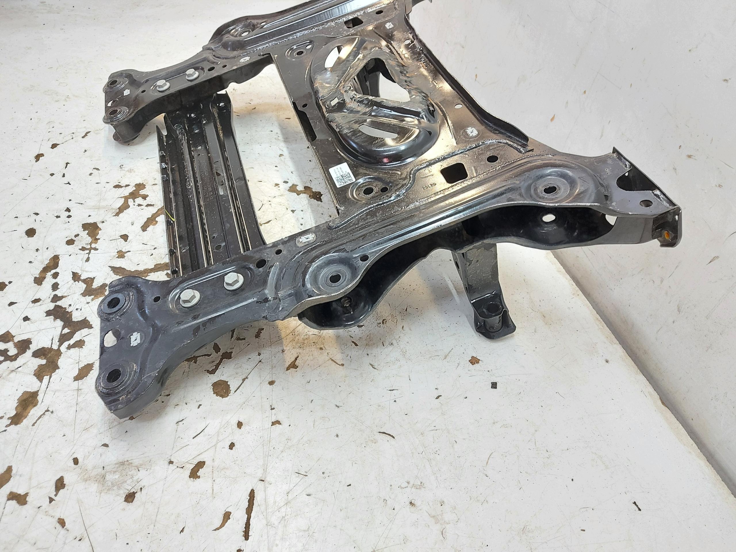 Skoda Elroq 5LJ iV85 , SUV 5D sider axle beam springing front 1EA199315K