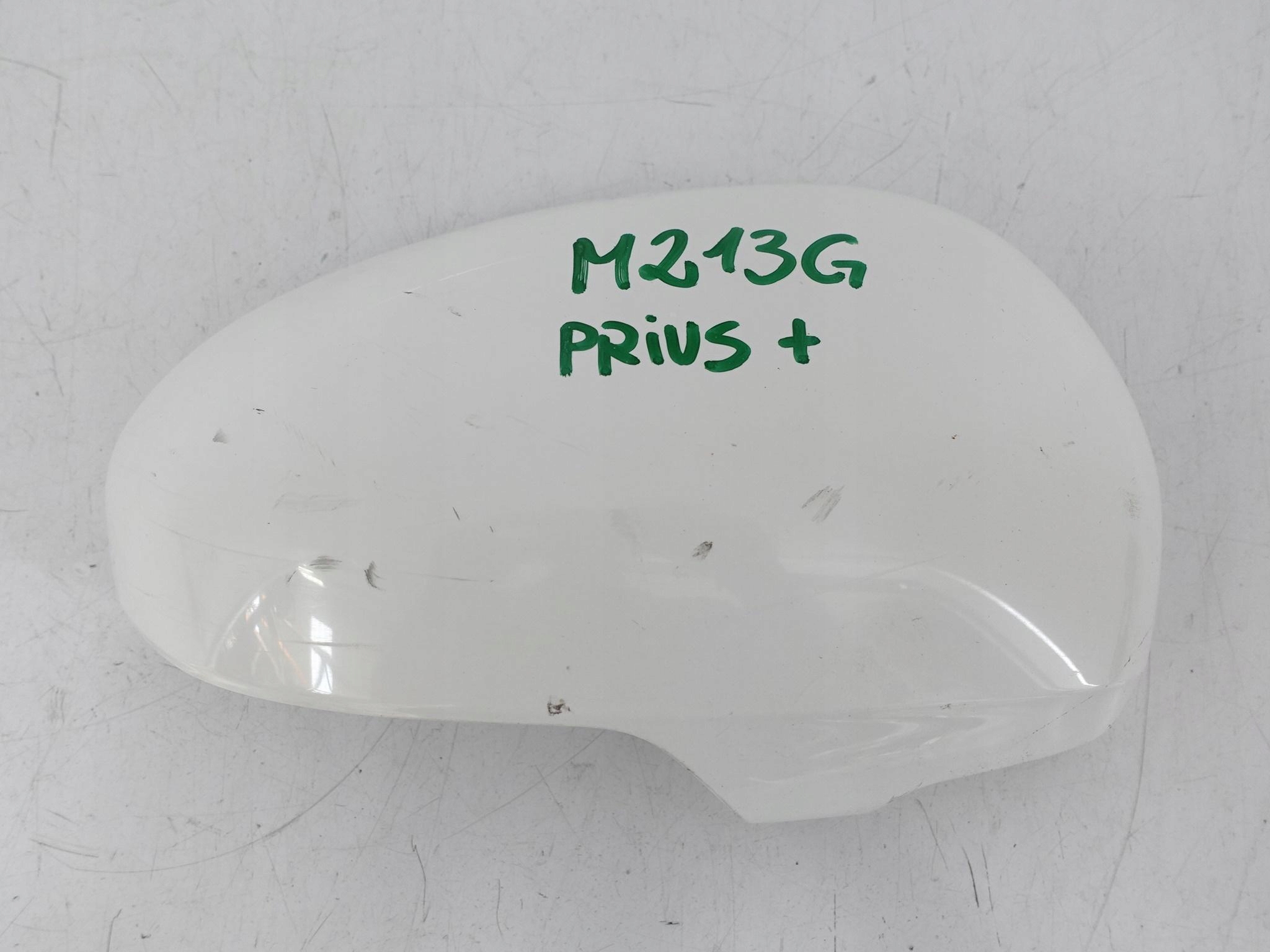TOYOTA PRIUS + plus LIFT 11-21 mirror cover cap right