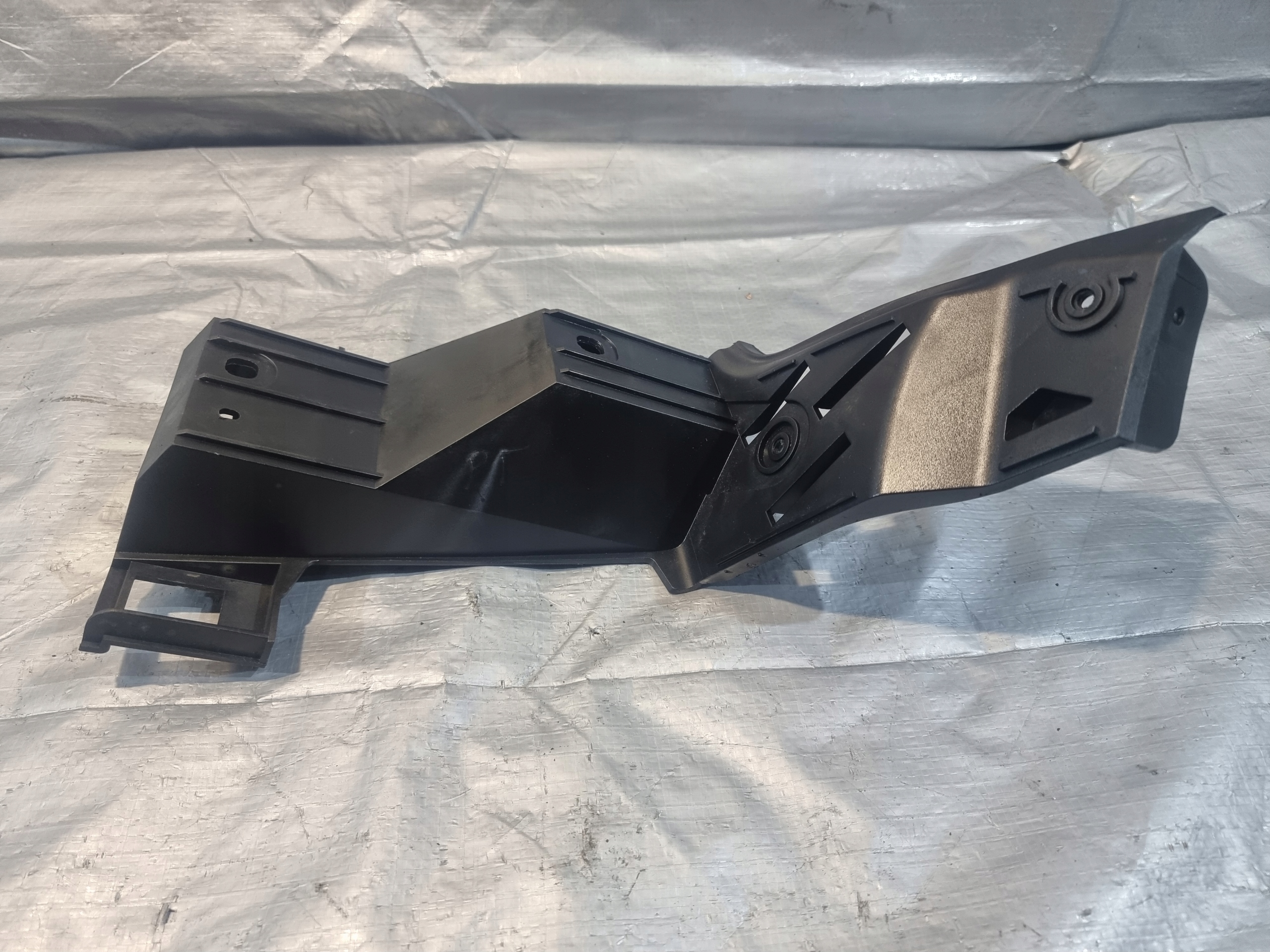 bumper bracket left rear part OE 6Q6807375 VW POLO IV 4