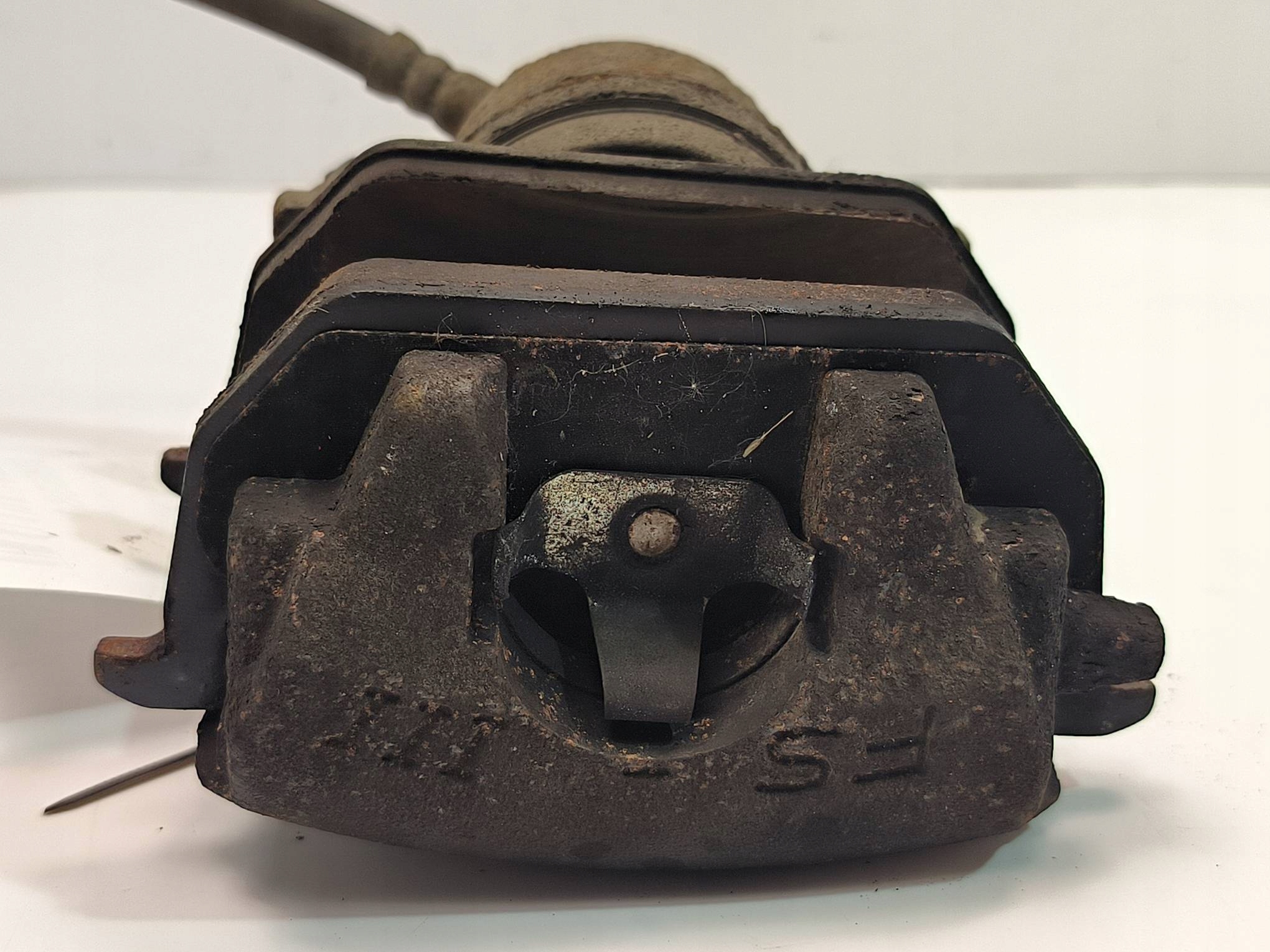 caliper brake front left 5Q0615105 SKODA OCTAVIA III