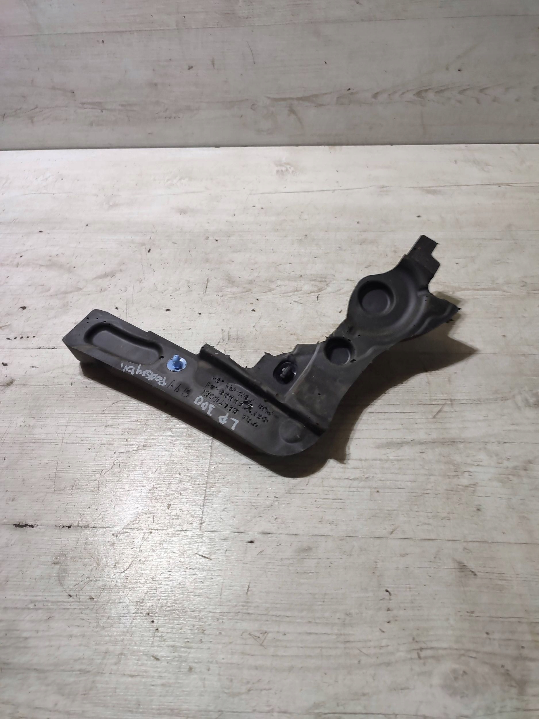 Peugeot 308 2019 front side left torpedo front