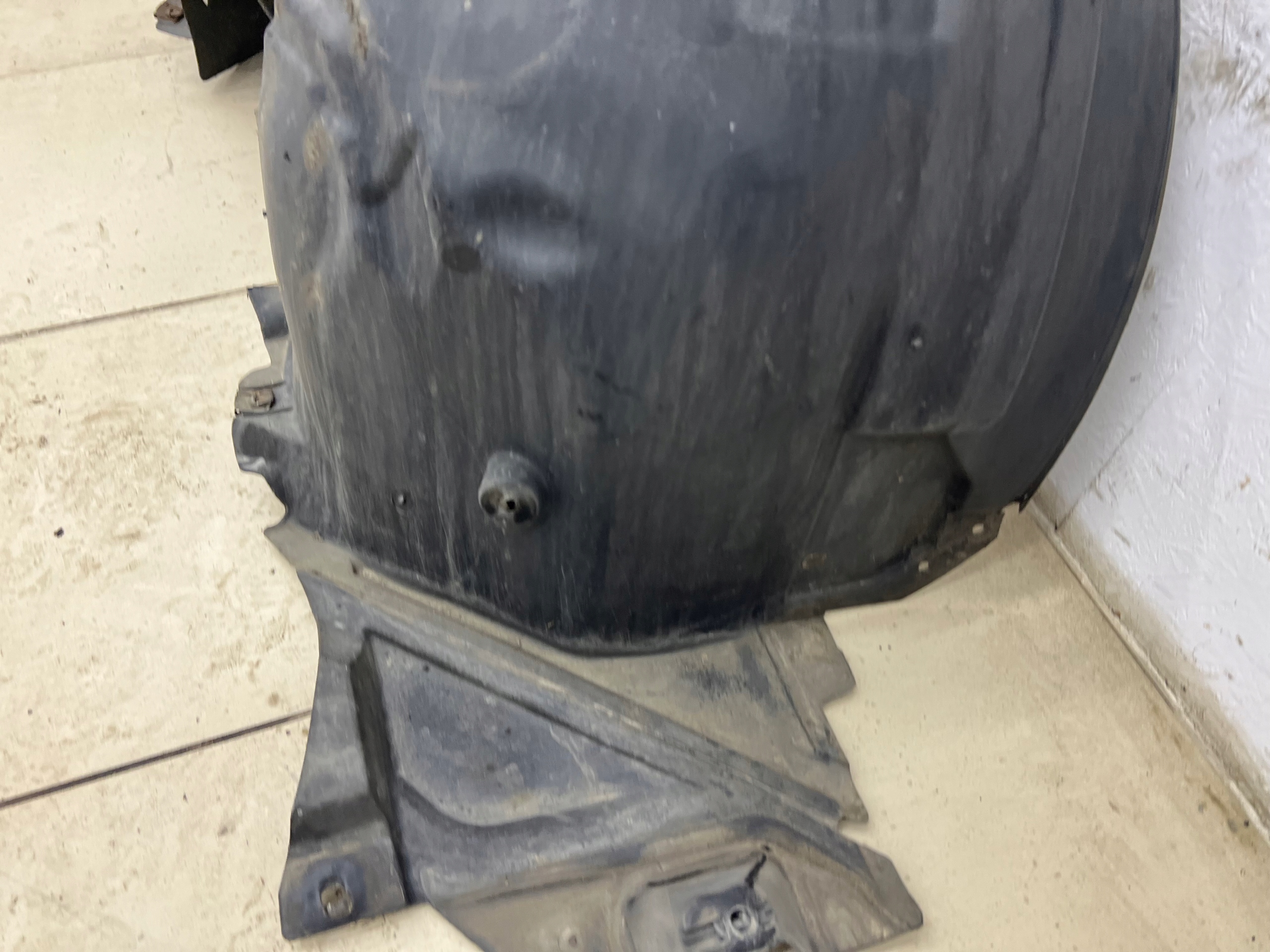 MERCEDES W212 mudguard right front front A2126900230 A2126903130