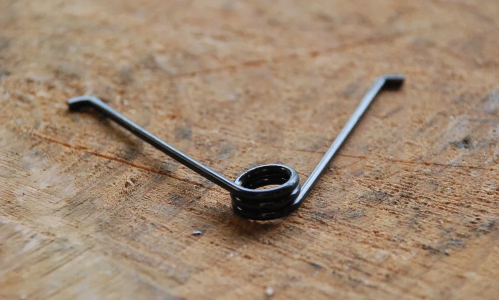 SPRĘŻYNA DO SEKATORA 103, 104, 422 OKATSUNE