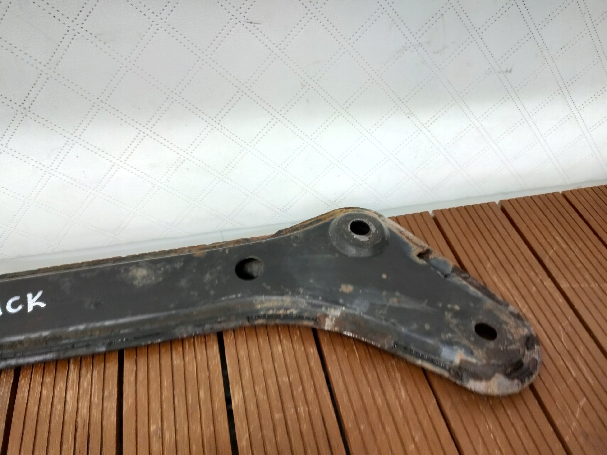 FORD MAVERICK II 01-07 3.0 V6 sider below engine subframe 5L845B112AD