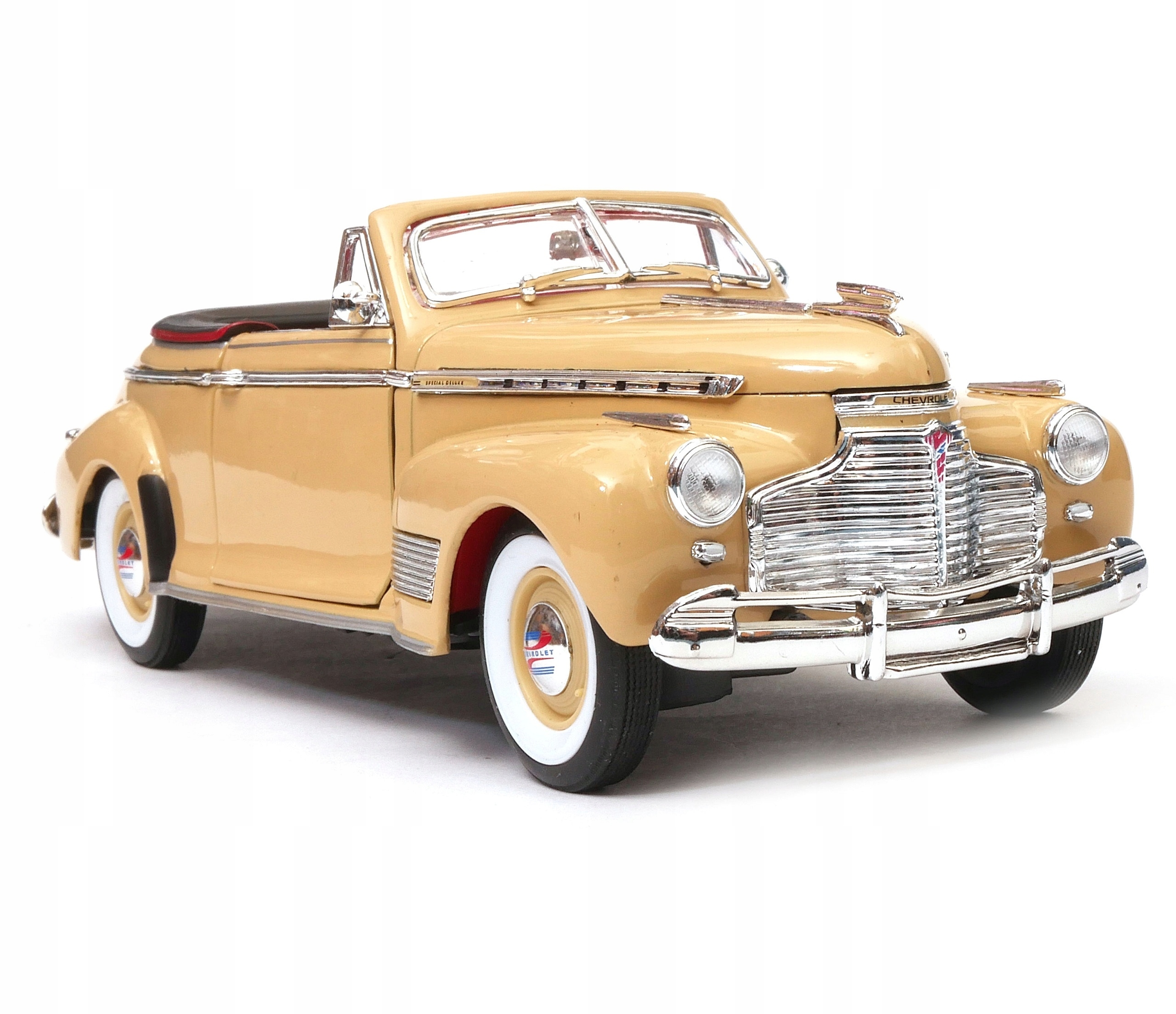 Chevrolet Special Deluxe 1941 model Welly cream 1:24