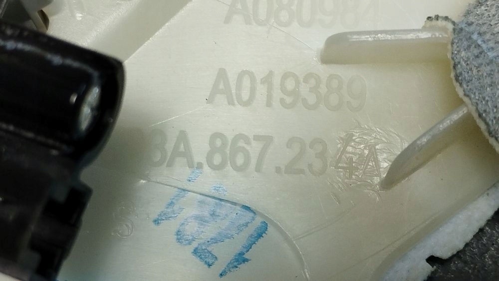 Audi Q3 F3 83A cover SLUPKA right front 83A867234A