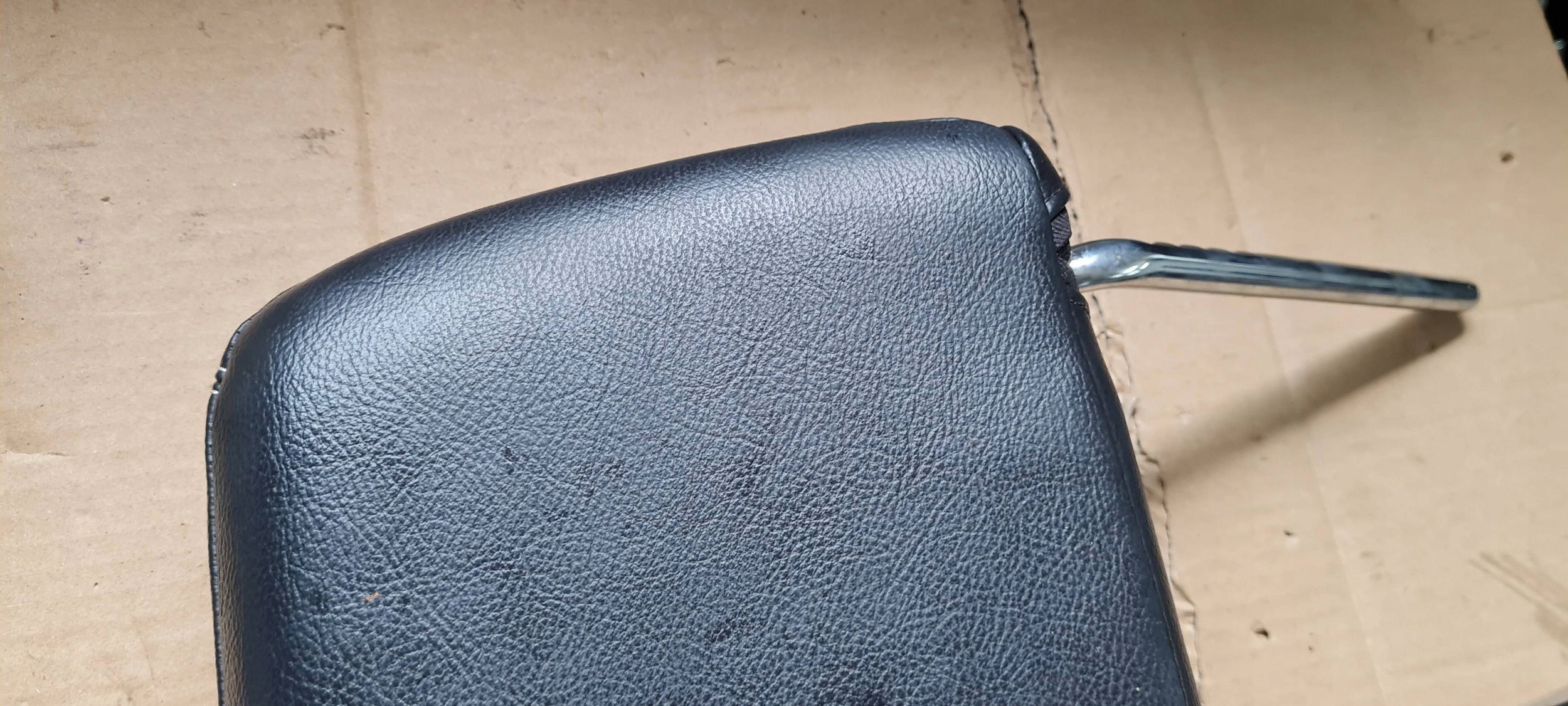 Chrysler Pacifica 2022 rest seat leather right front