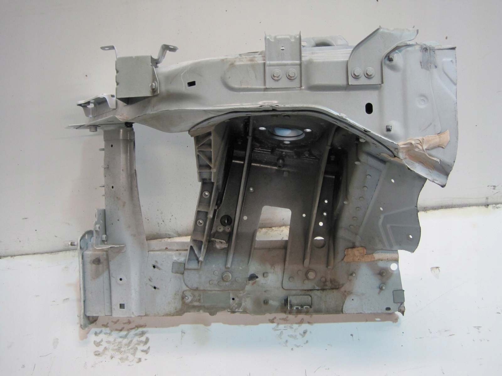 quarter left front MASERATI GRECALE