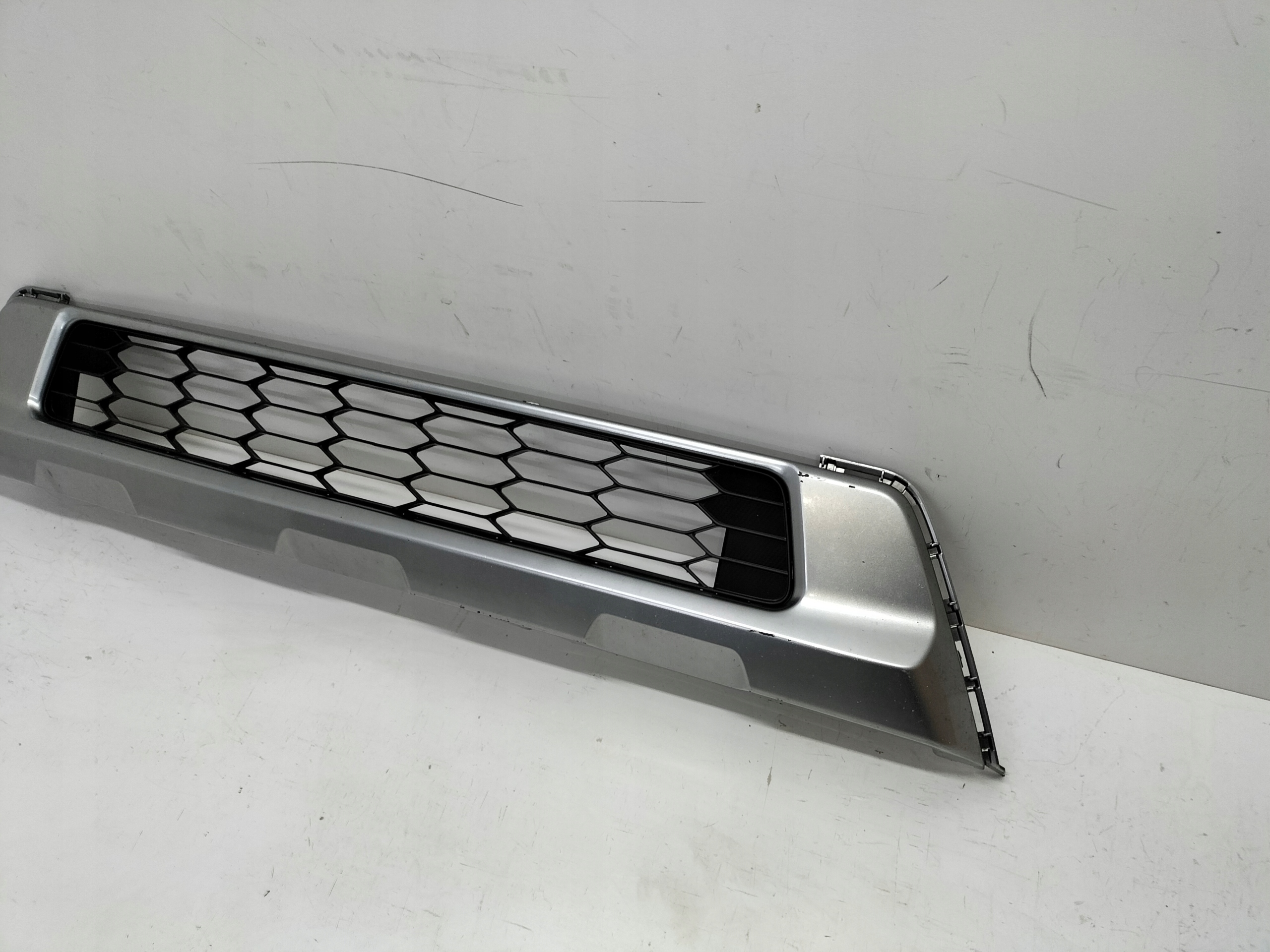 grille grid of a bumper front SUBARU OUTBACK VI 20
