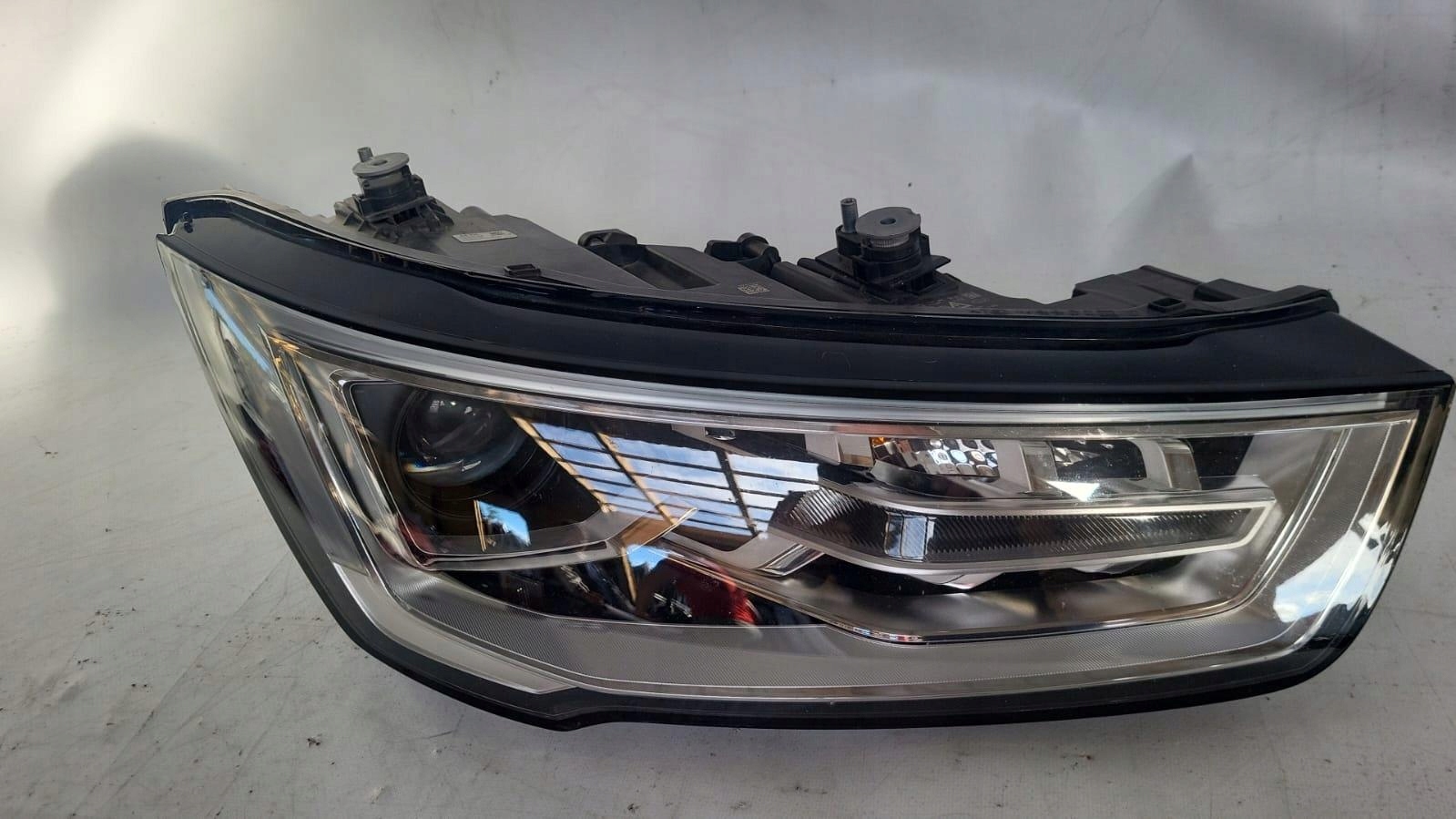 AUDI A1 8X 2012- LIFT REFLEKTOR light front front right 8XA941006