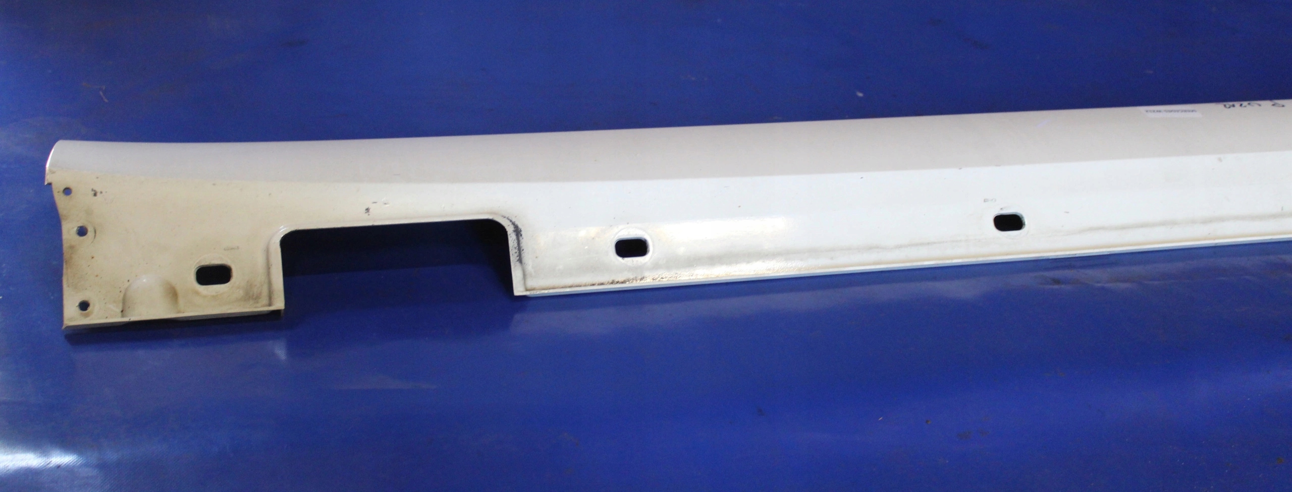 NAKŁADKA LISTWA PROGU PRAWA MERCEDES W212