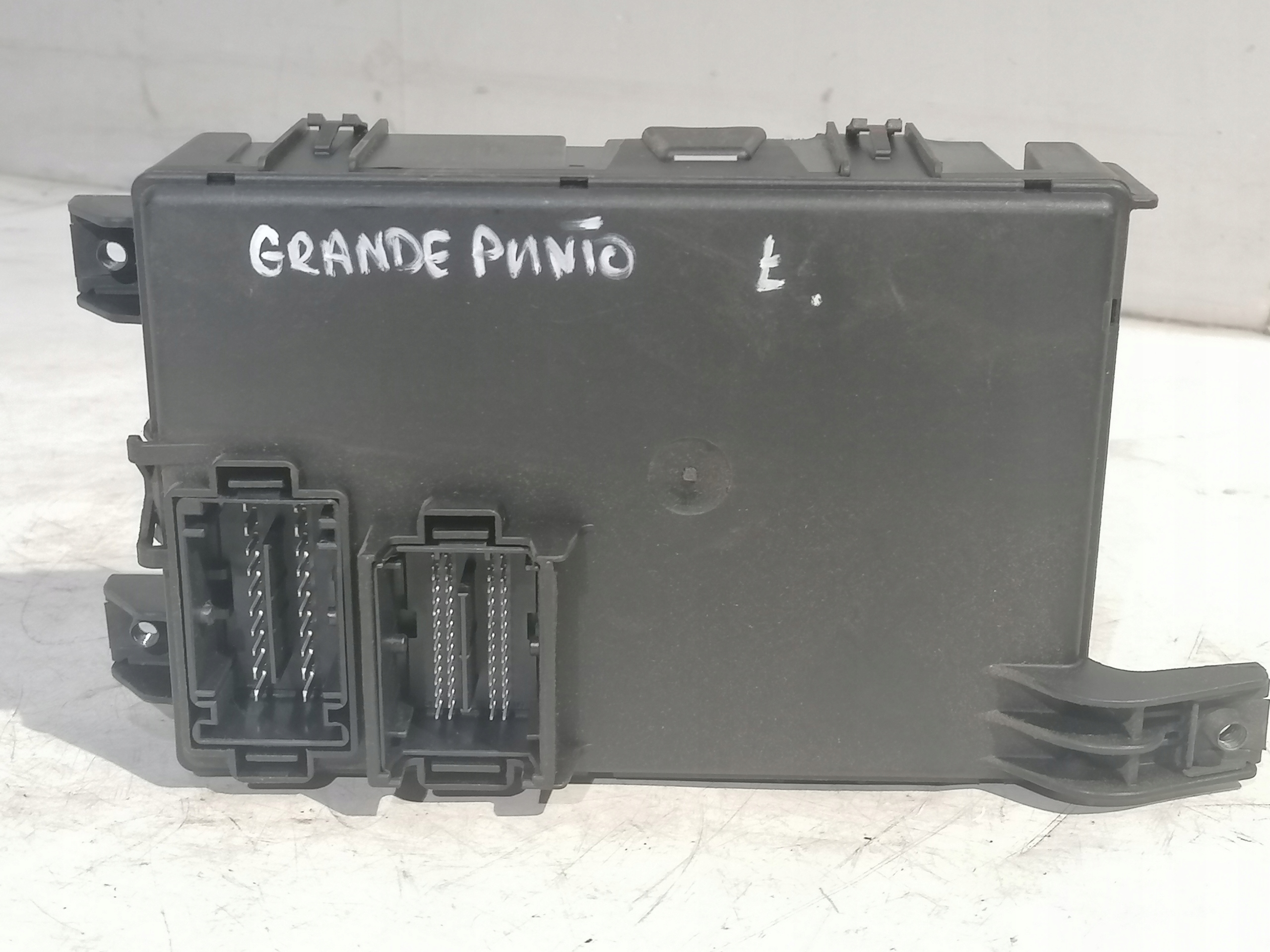Fiat Grande Punto compartment module BSI 00517986150