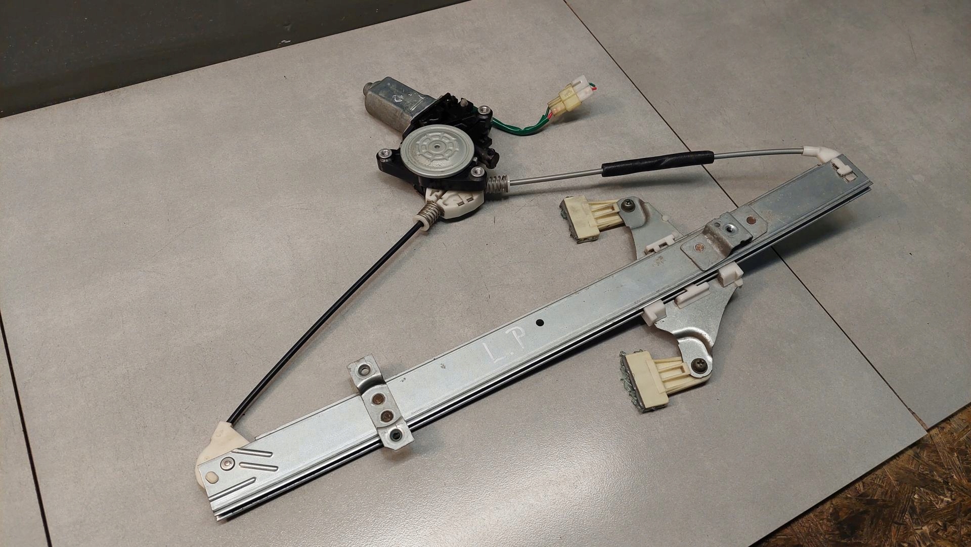 fensterhebermotor links vorne WAGON R+1.0