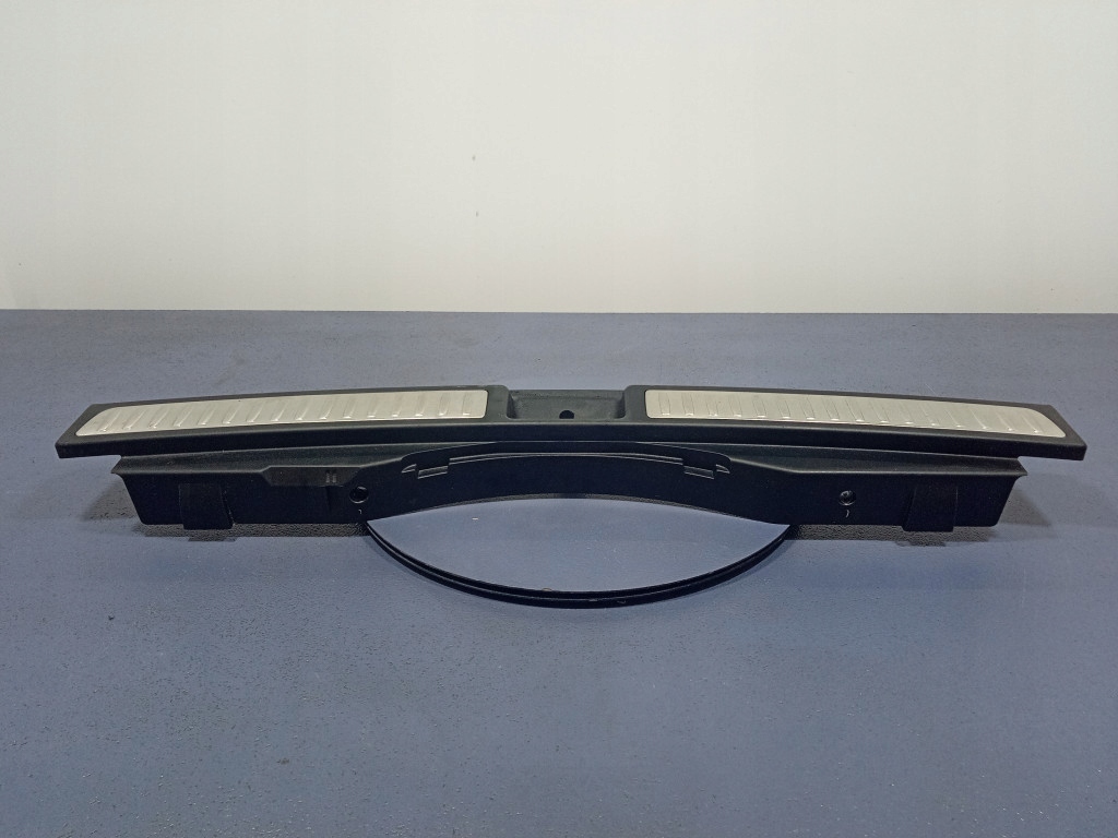 MERCEDES GLS X166 LISTWA OSŁONA PROGU BAGAŻNIKA A1666900341